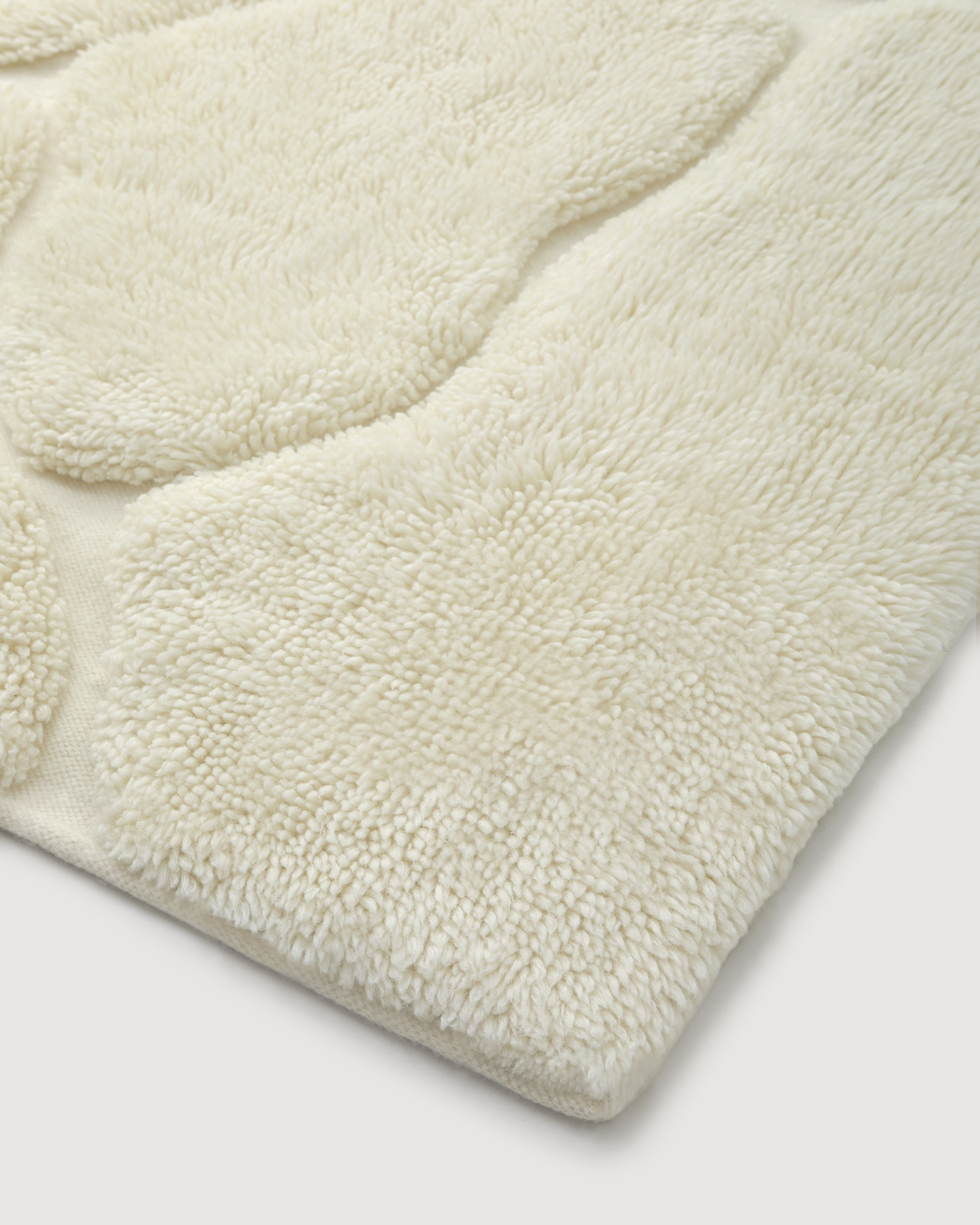 Tinted Kullin Ullteppich Offwhite 300x400