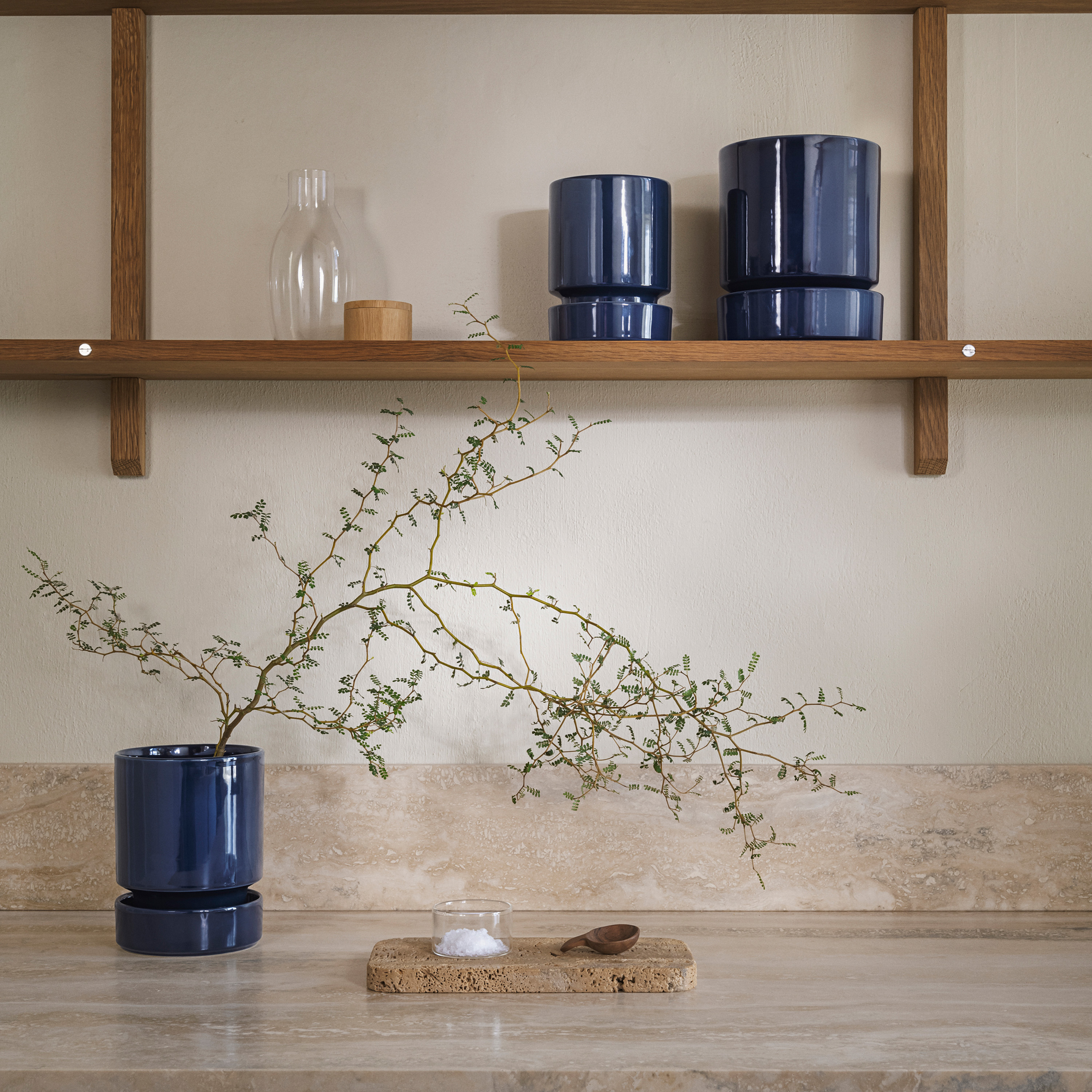 Bergs Potter Hoff Topf mit Untersetzer glasiert Sapphire Blue Ø16