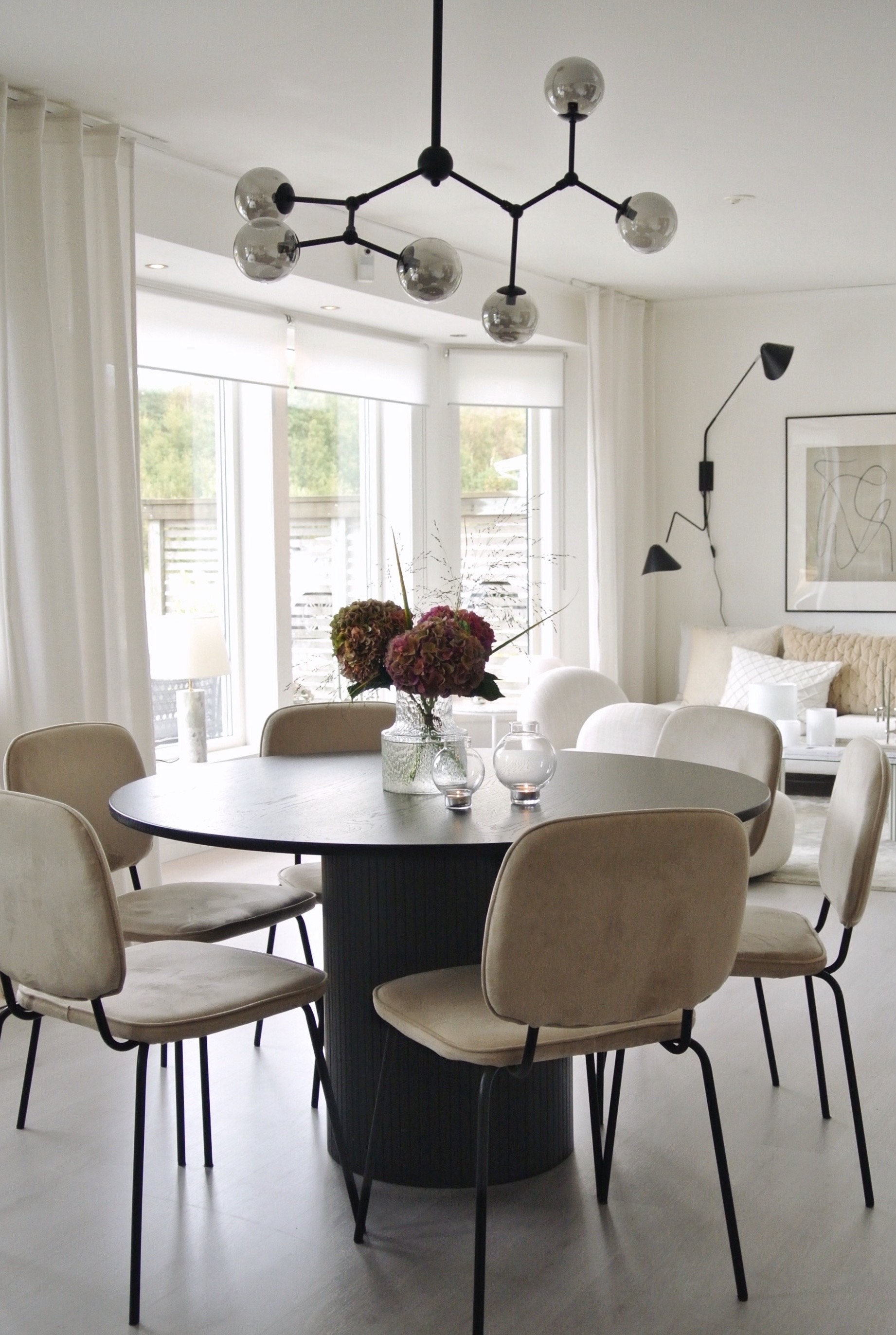 Sleepo Collection Adele Esstisch Schwarz Ø130