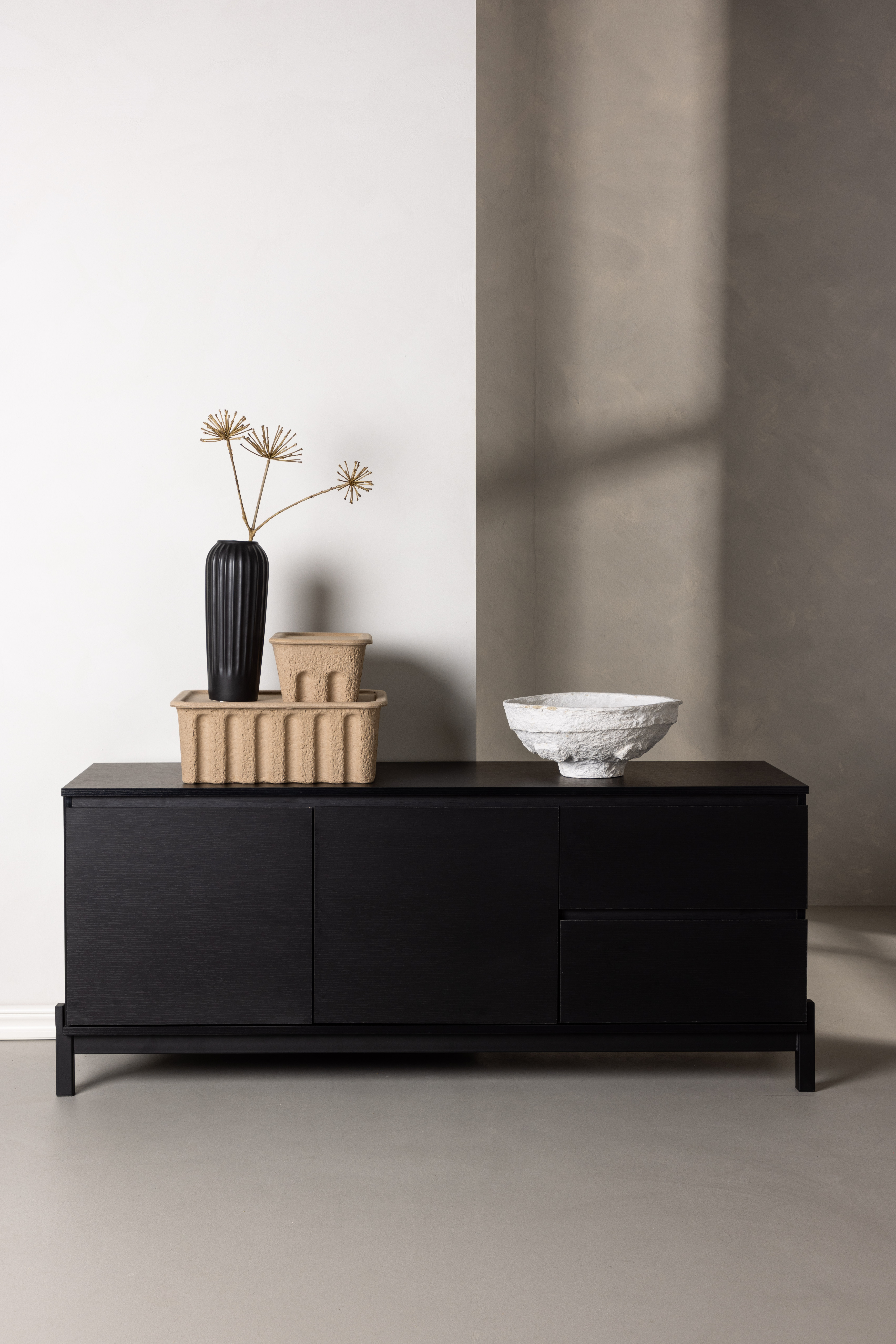 Venture Home Corpus Sideboard Svart 135cm