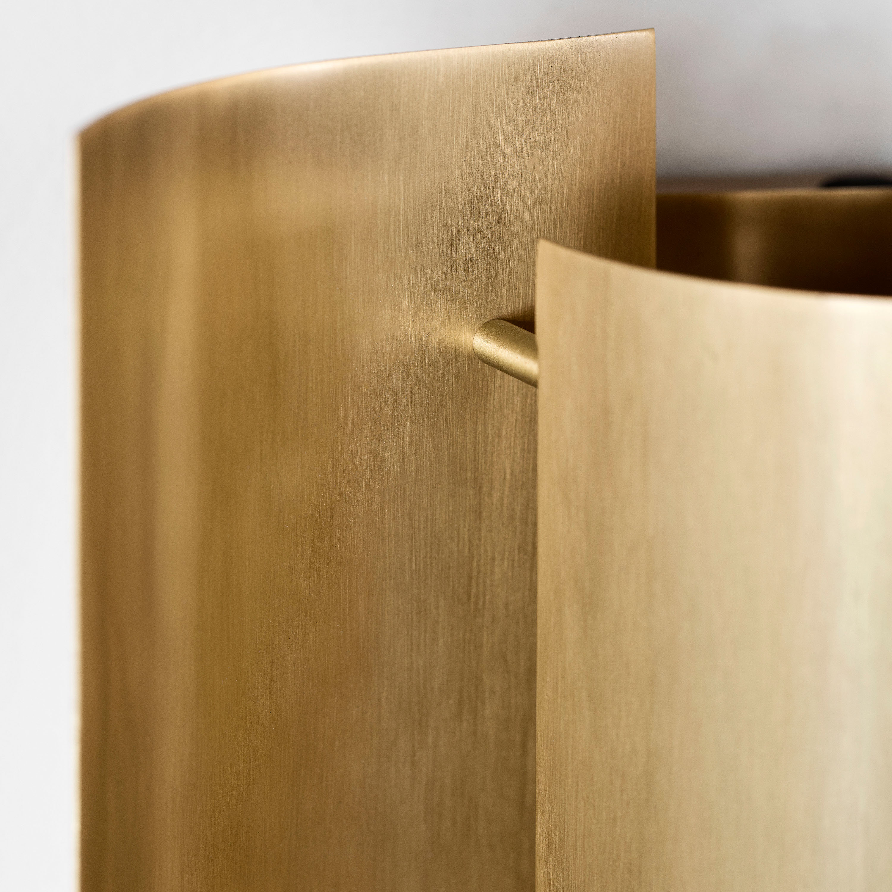 Northern Butterfly Seinävalaisin Brass