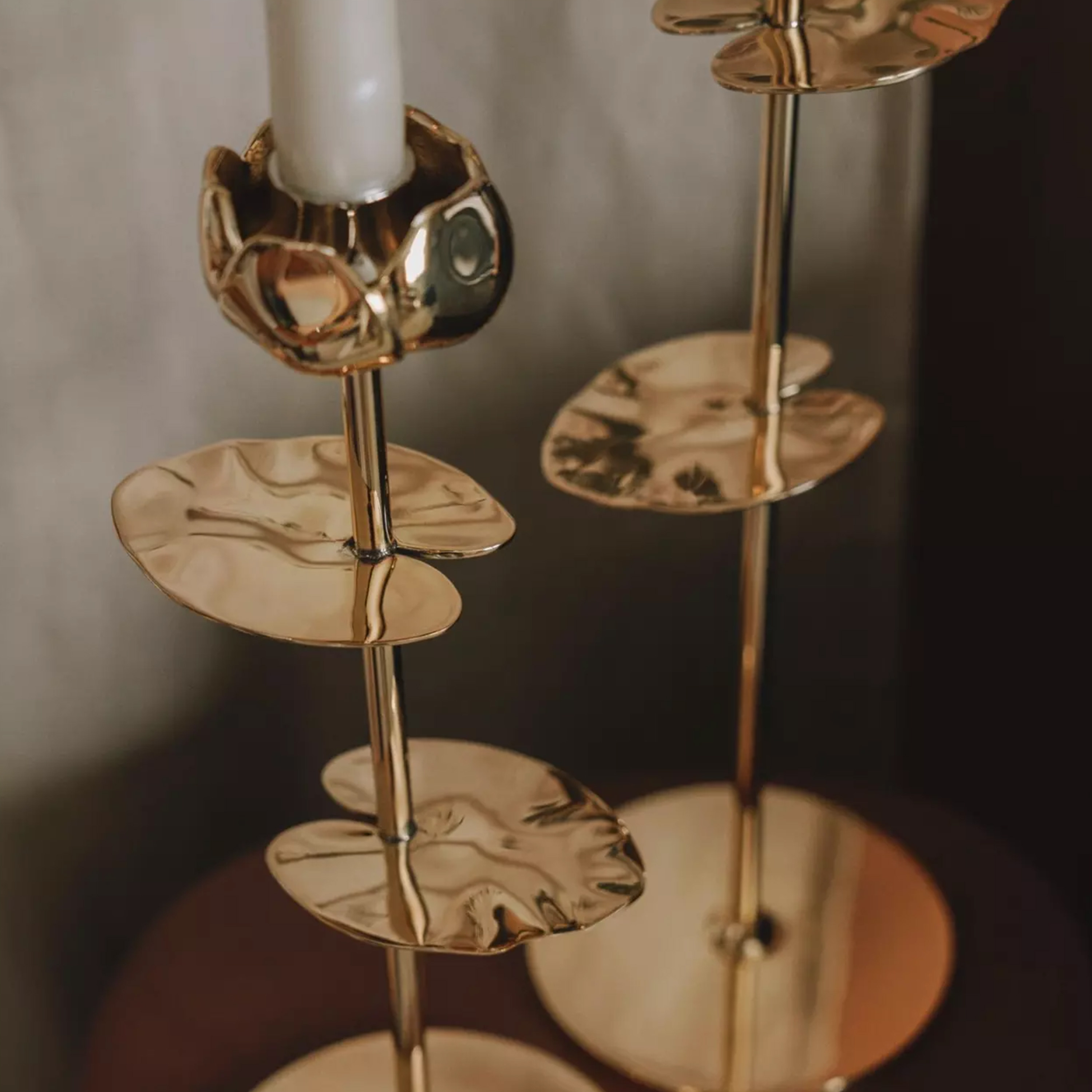 Hilke Collection Ninfea Alta Ljusstake Mässing 35cm