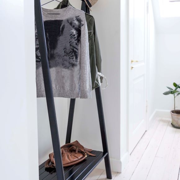 Cinas Noble Klesstativ Svart