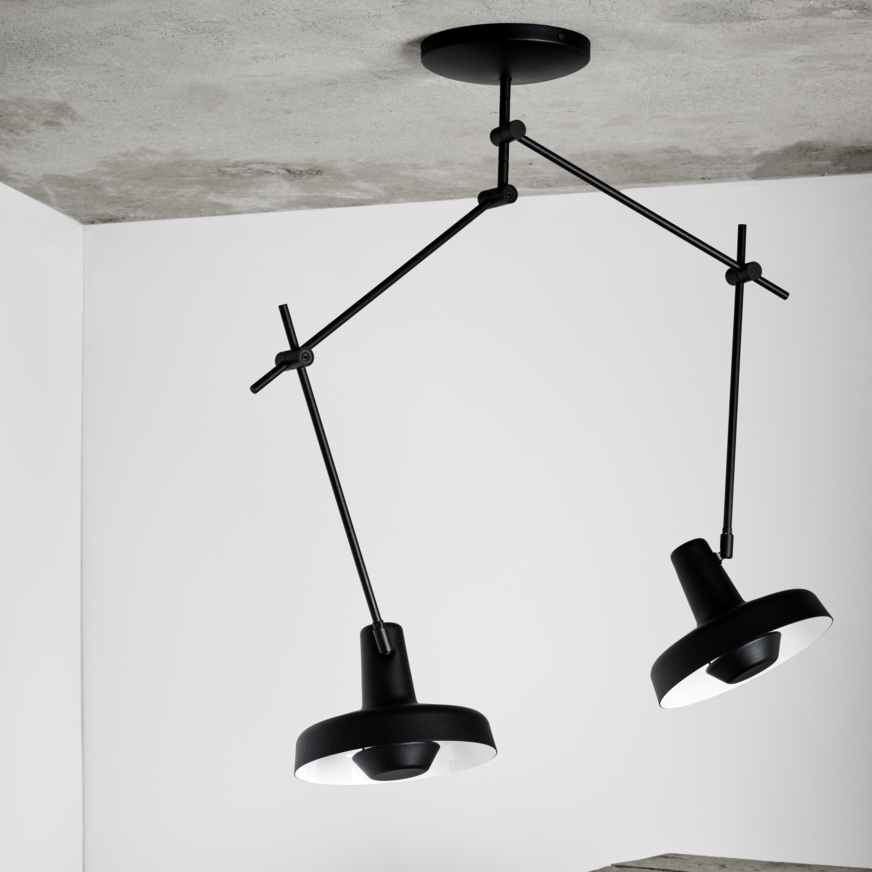 Grupa Arigato Kattovalaisin Double Black