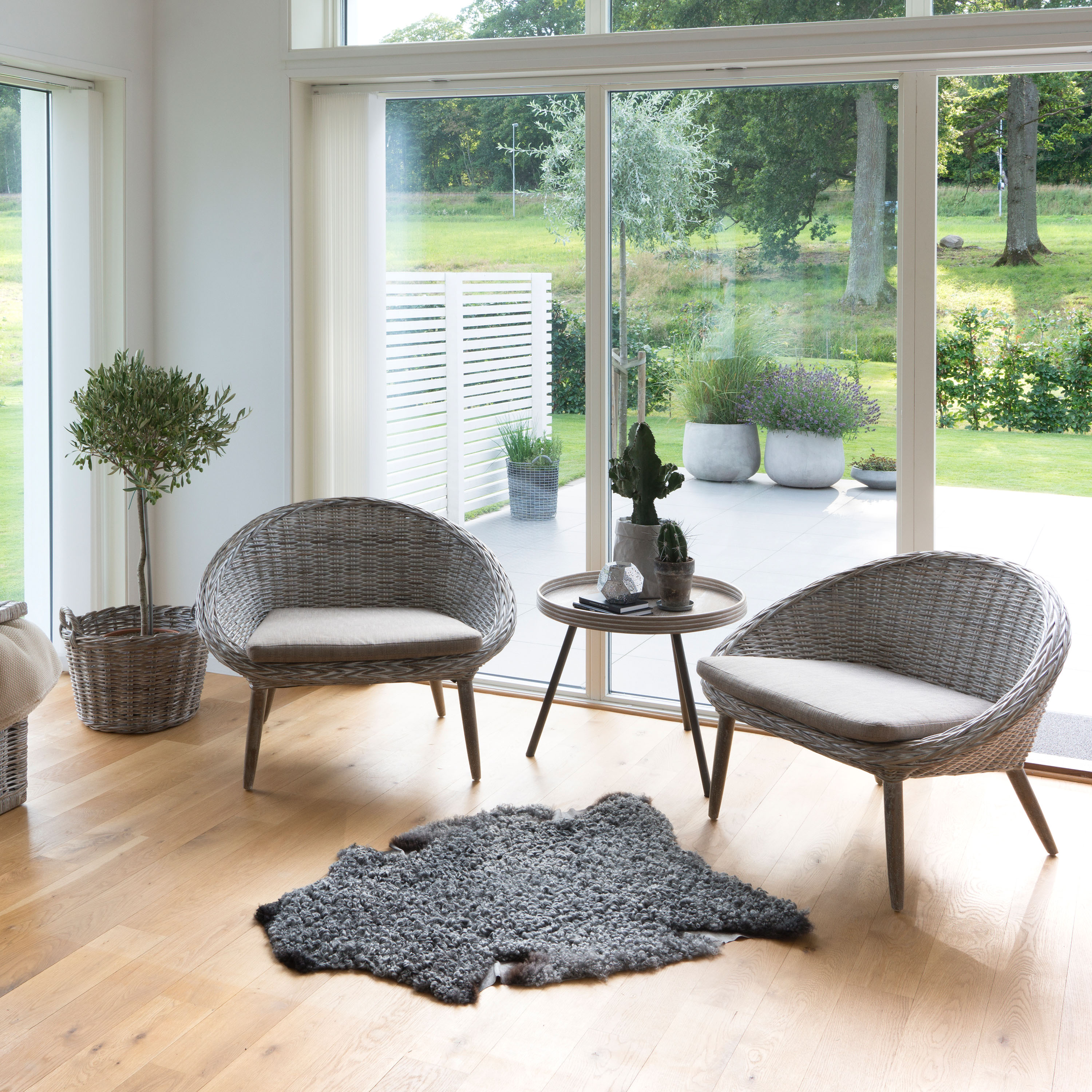 Hillerstorp Leicester Sidobord Mangoträ Ø60