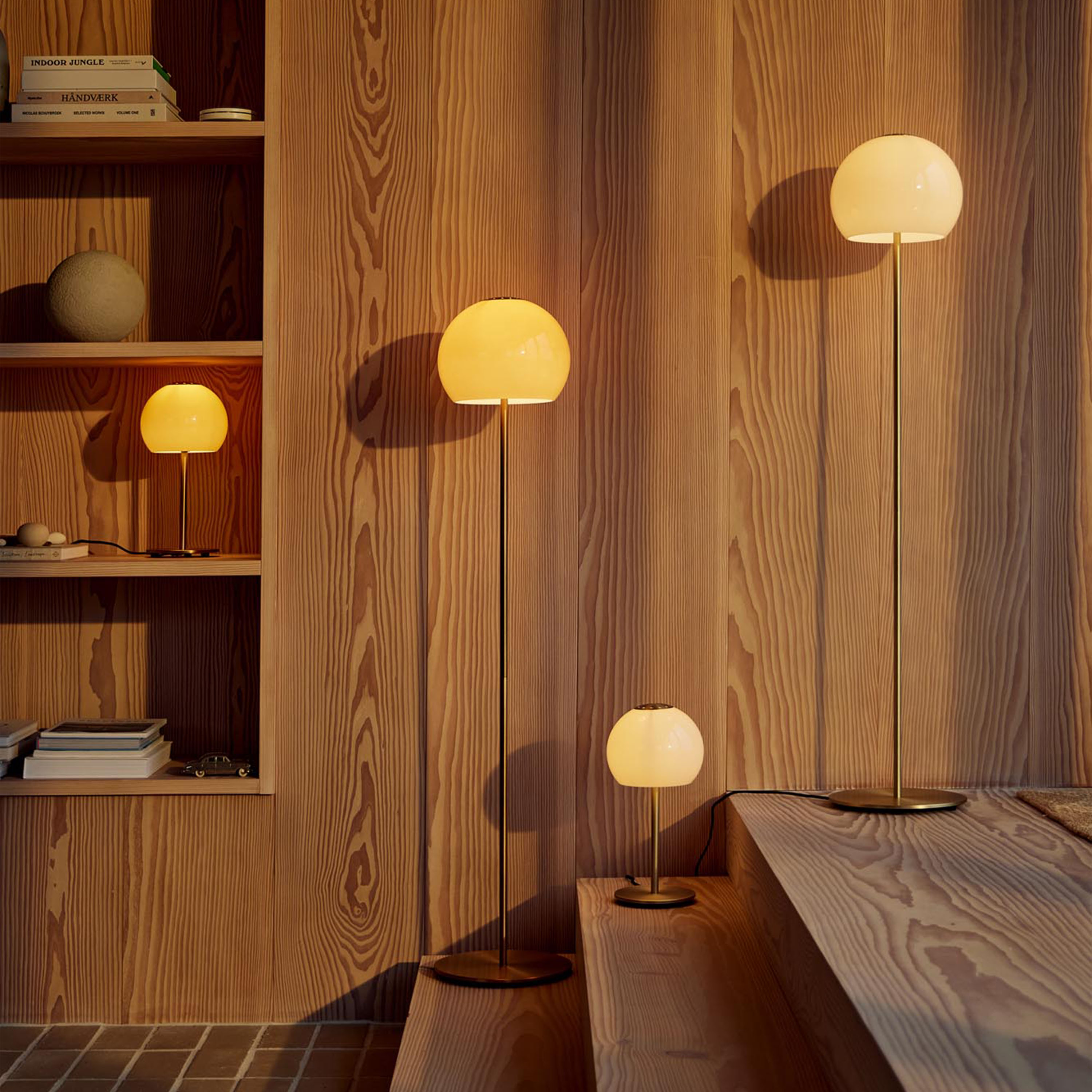 Frandsen Ball Glass Lattiavalaisin Sand Grey Ø25