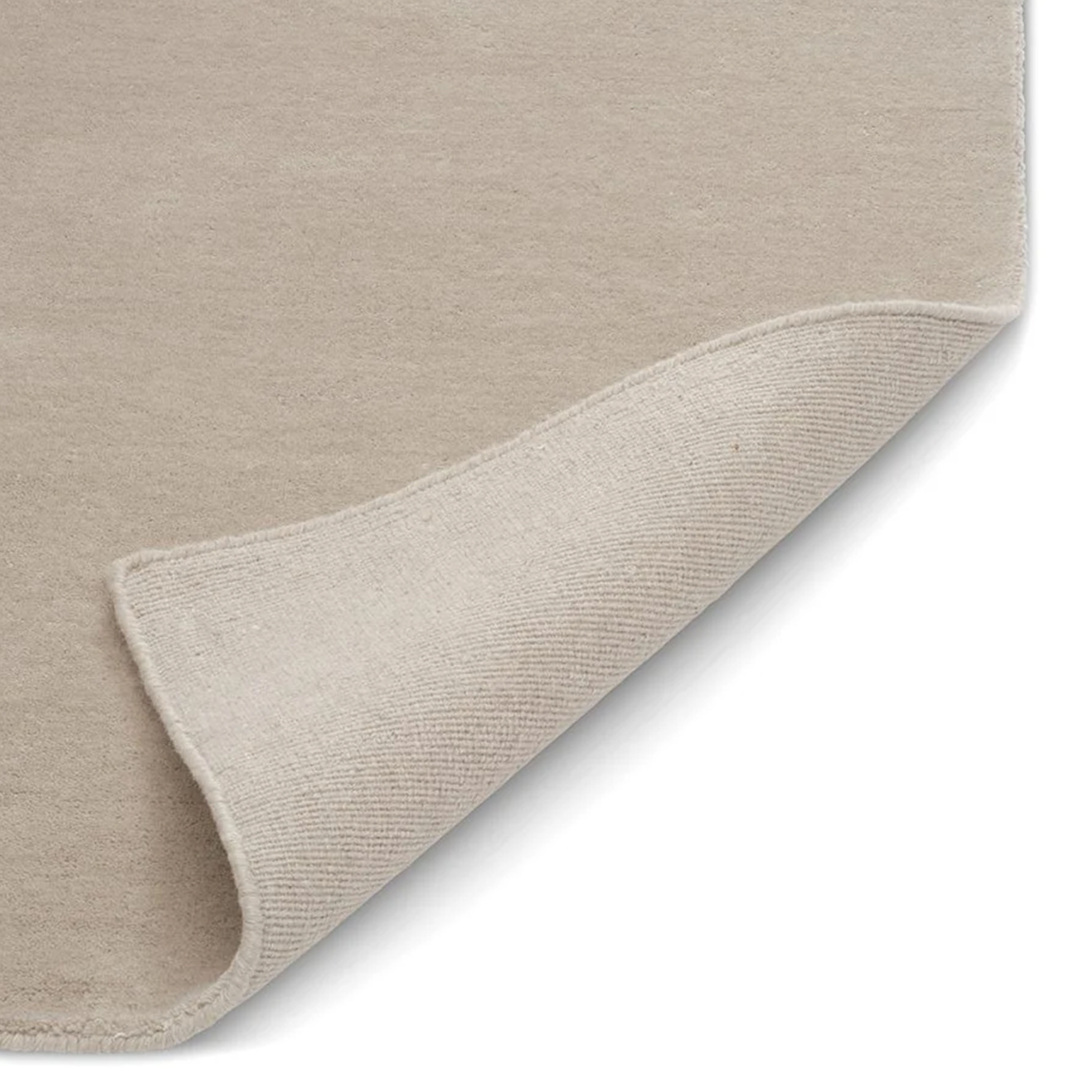 Classic Collection Solid Ullteppe Beige 300x400