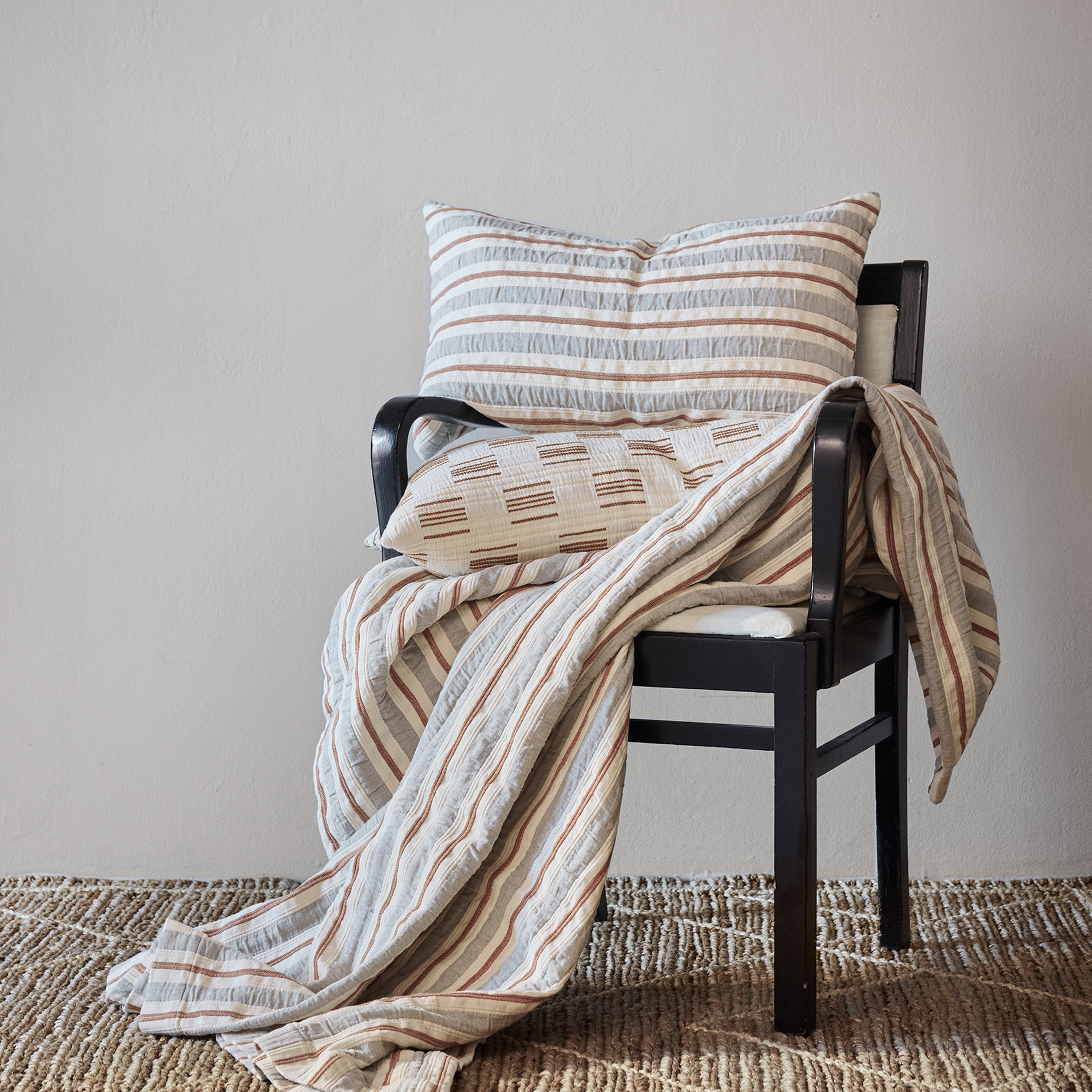 Tell me more Malva Kuddfodral 40x60