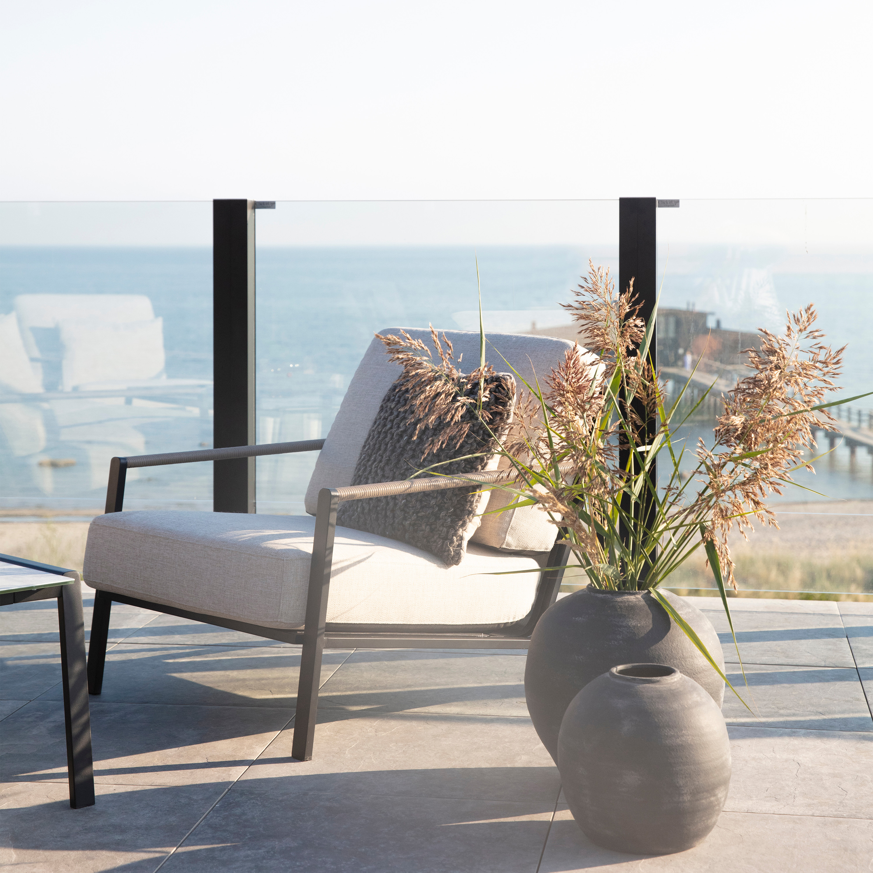 Brafab Lyra Loungefåtölj Svart