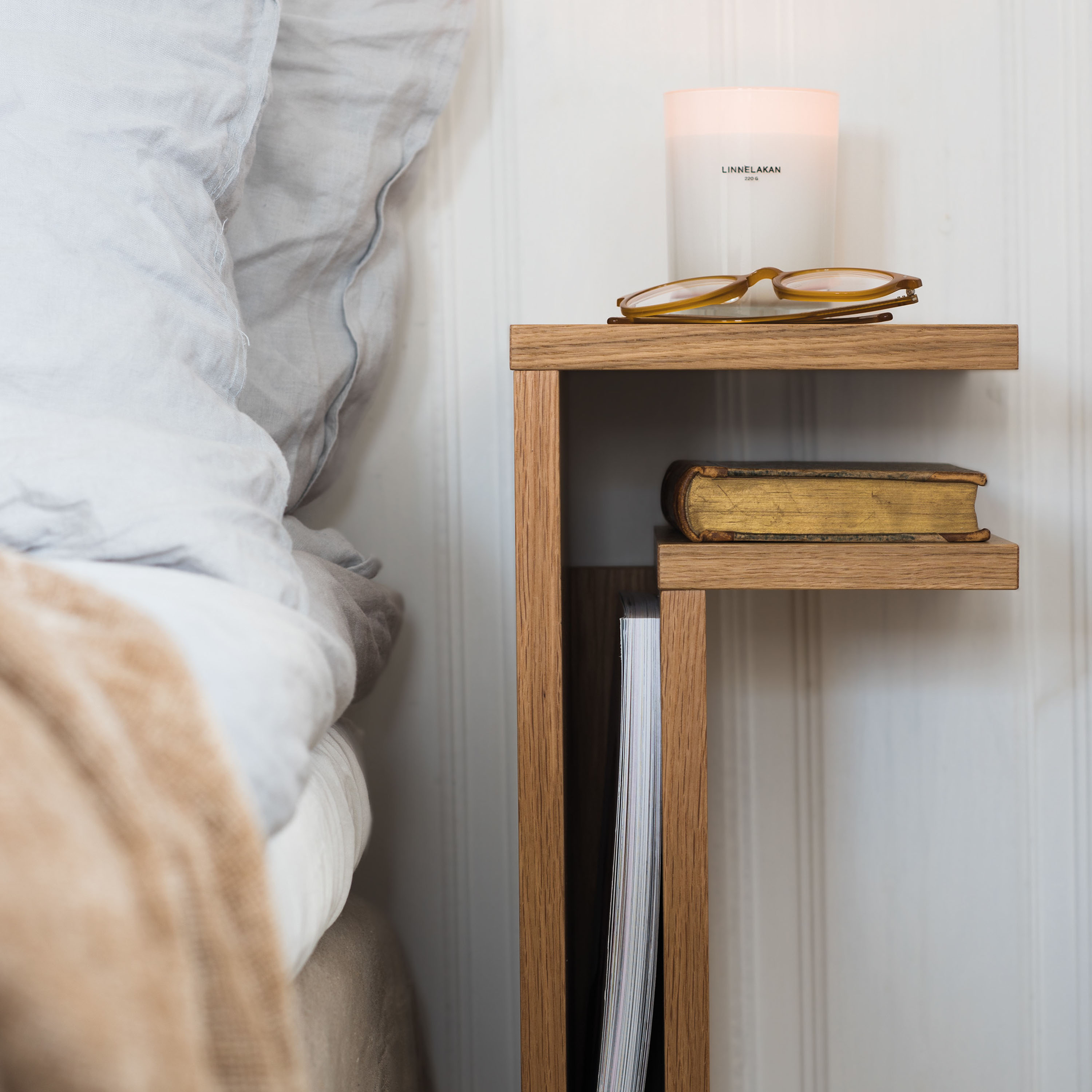 Maze F-Shelf Right Bedside Table Natural Oak