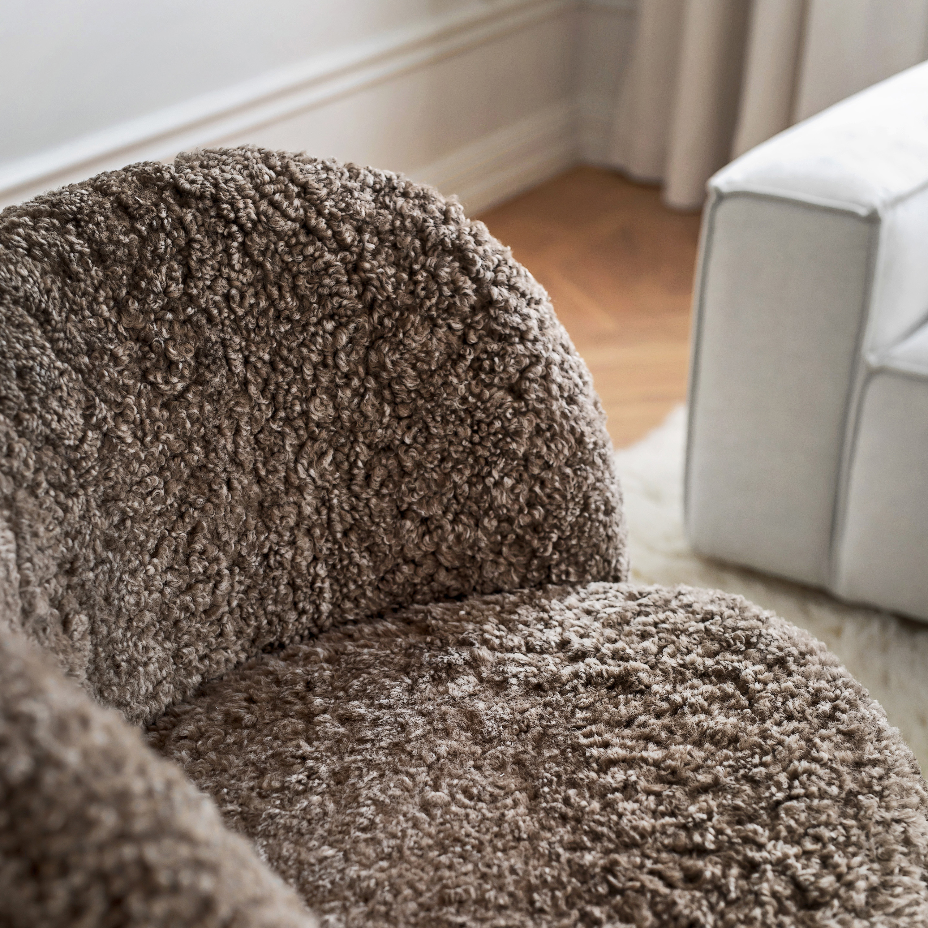 Sleepo Collection Lollo Fåtölj Fårskinn Brown