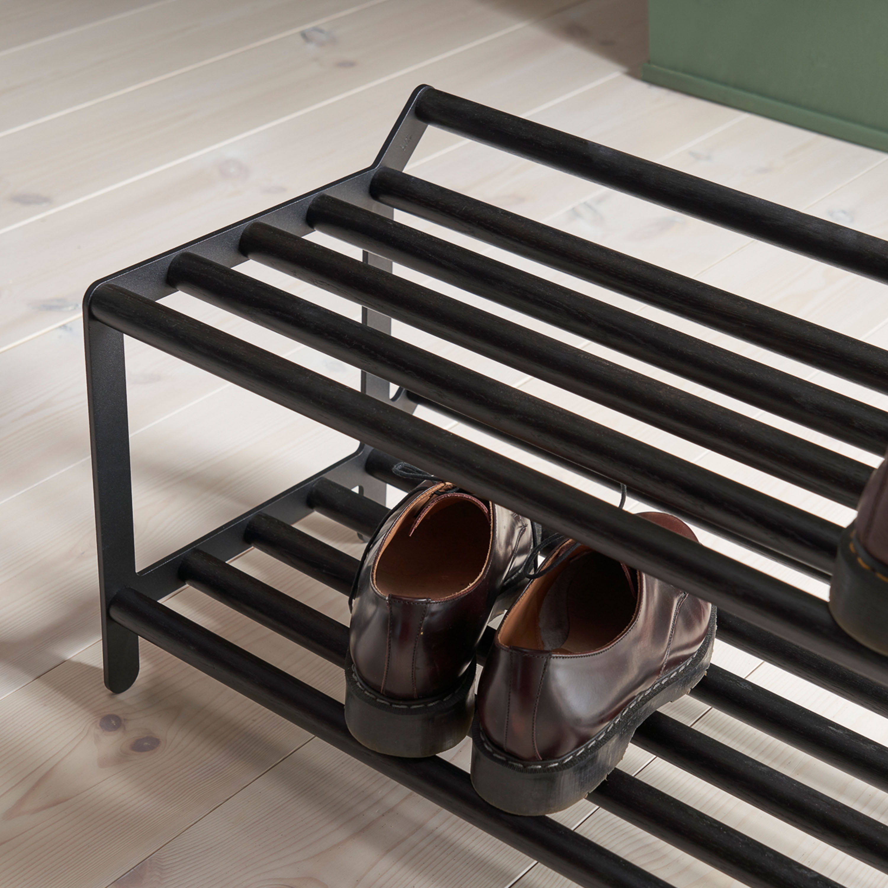 Essem Design Tamburin Kenkähylly Mustaksi Petsattu Tammi/Musta 60 cm