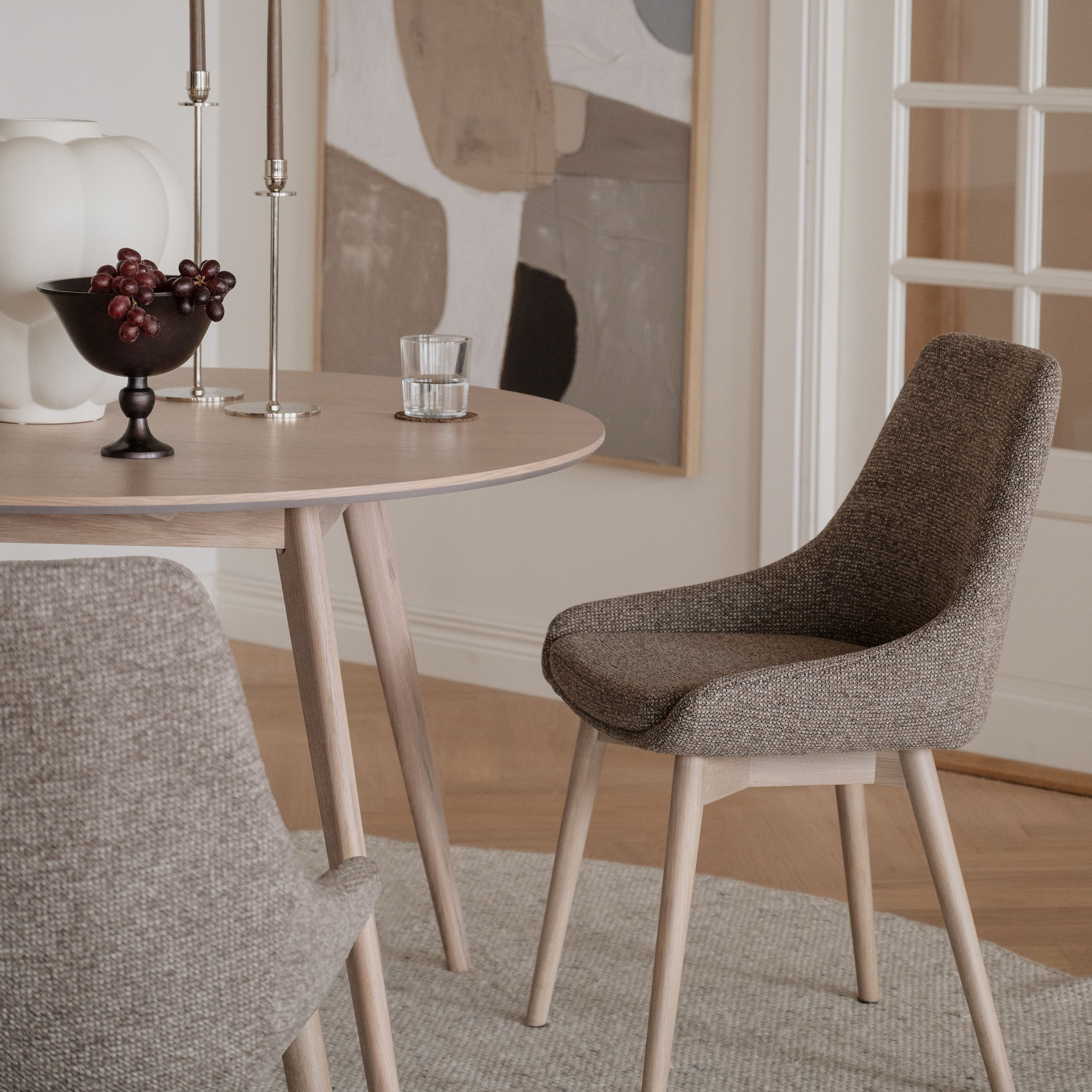 Rowico Home Denley Matstol Mörkbeige/Vitpigmenterad