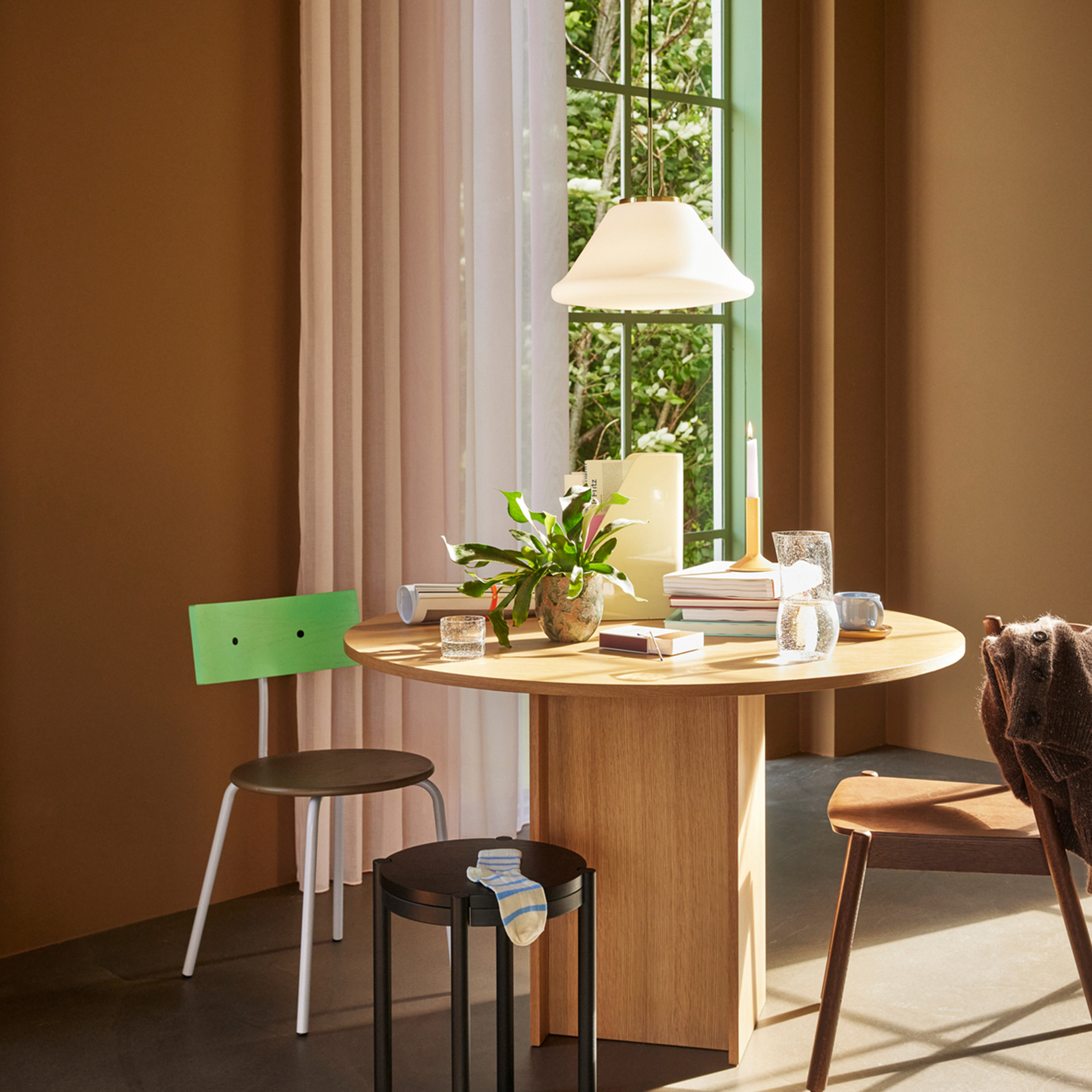 Hübsch Muse Riippuvalaisin Triangular White Ø40