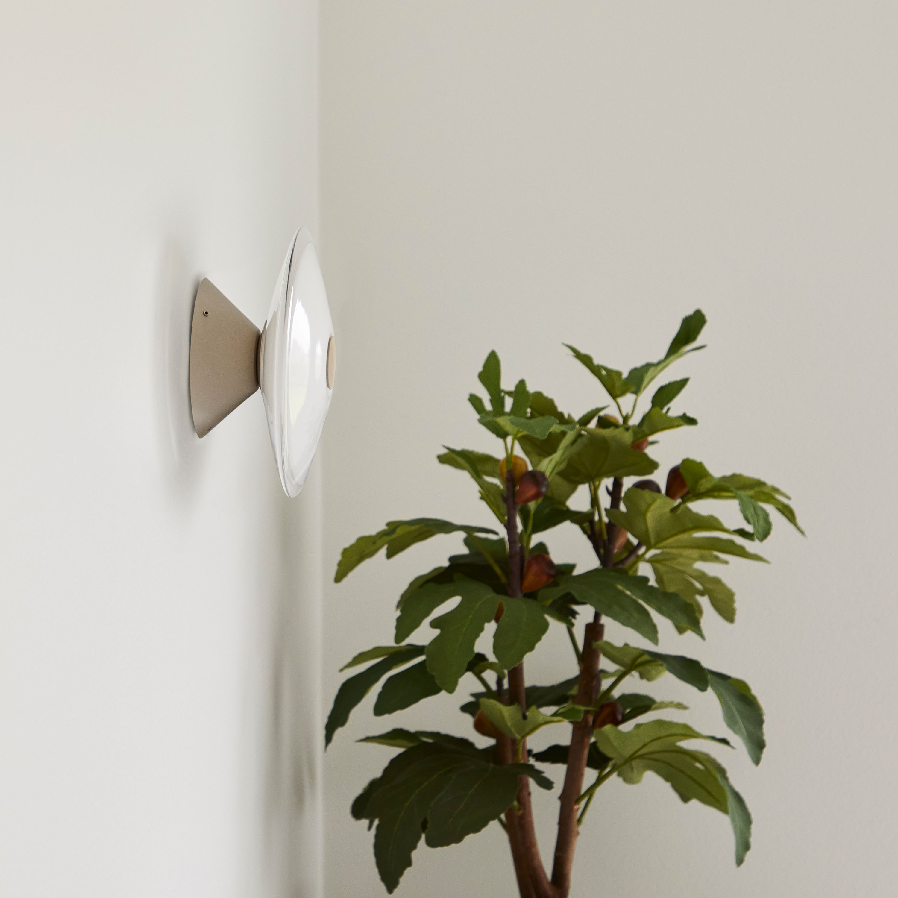 LOOM Design Solene Vägglampa Soft Ivory Ø20