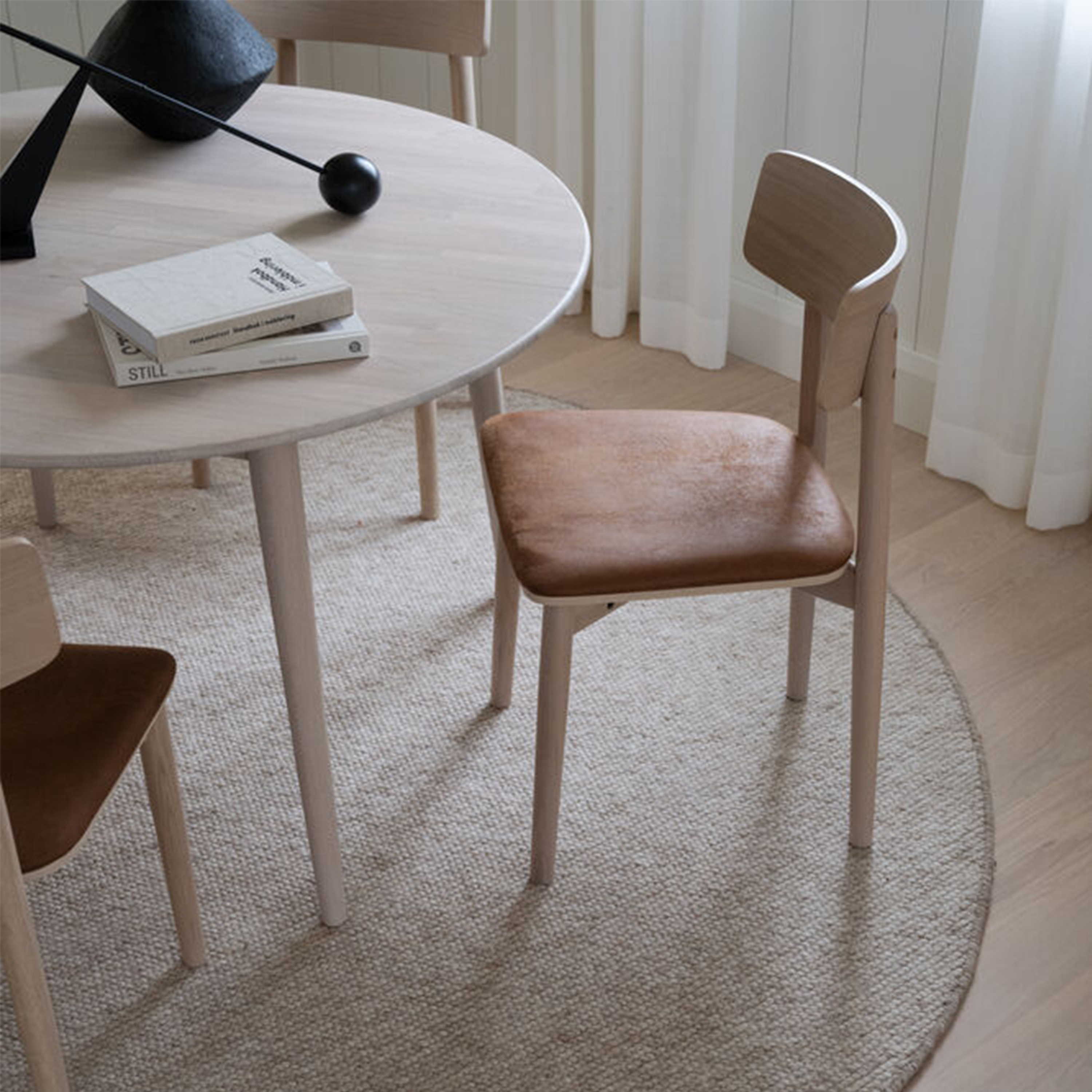 Rowico Home Wolcott Matstol Vitpigmenterad/Läder