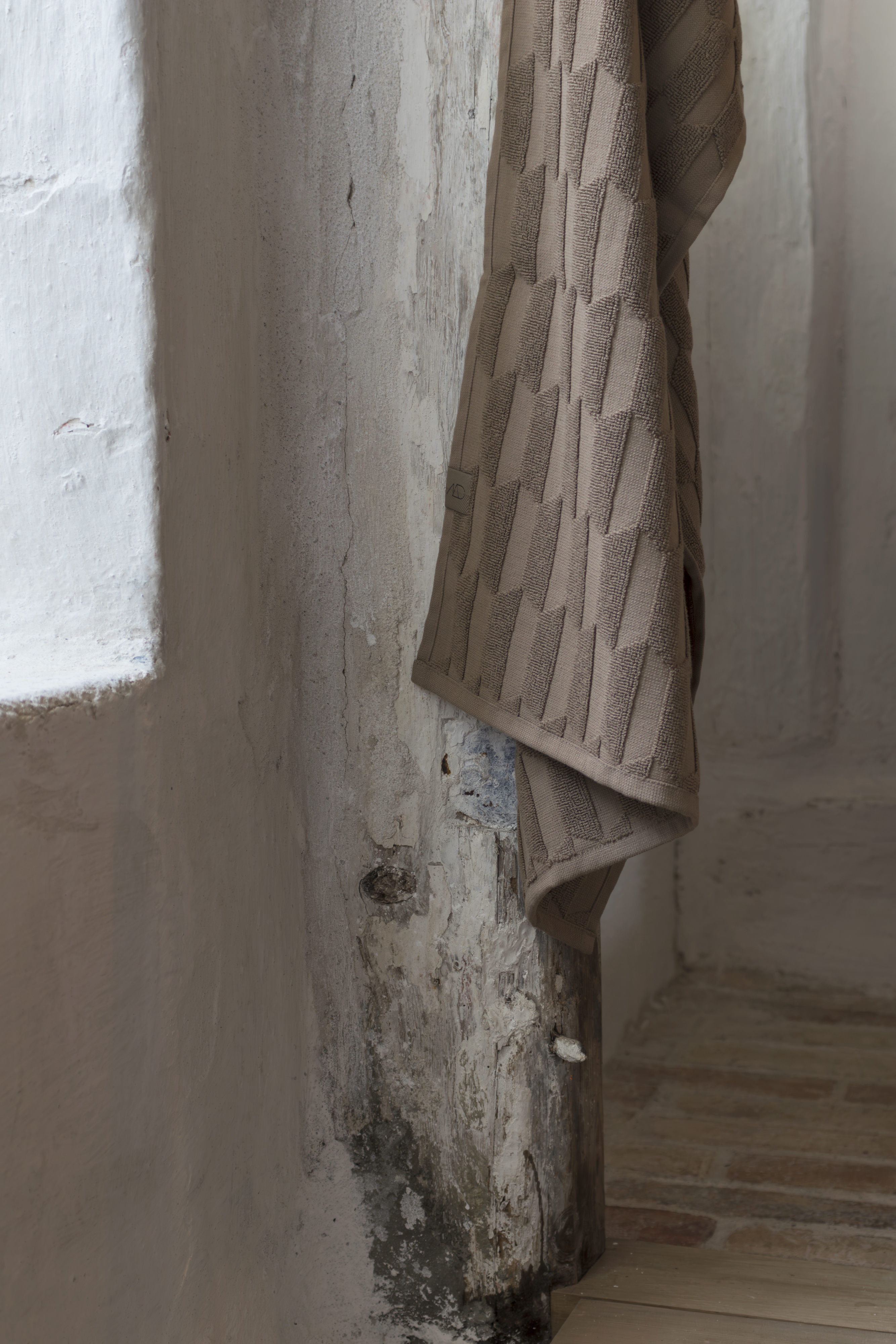 Mette Ditmer Geo Handtuch Nougat 70x133