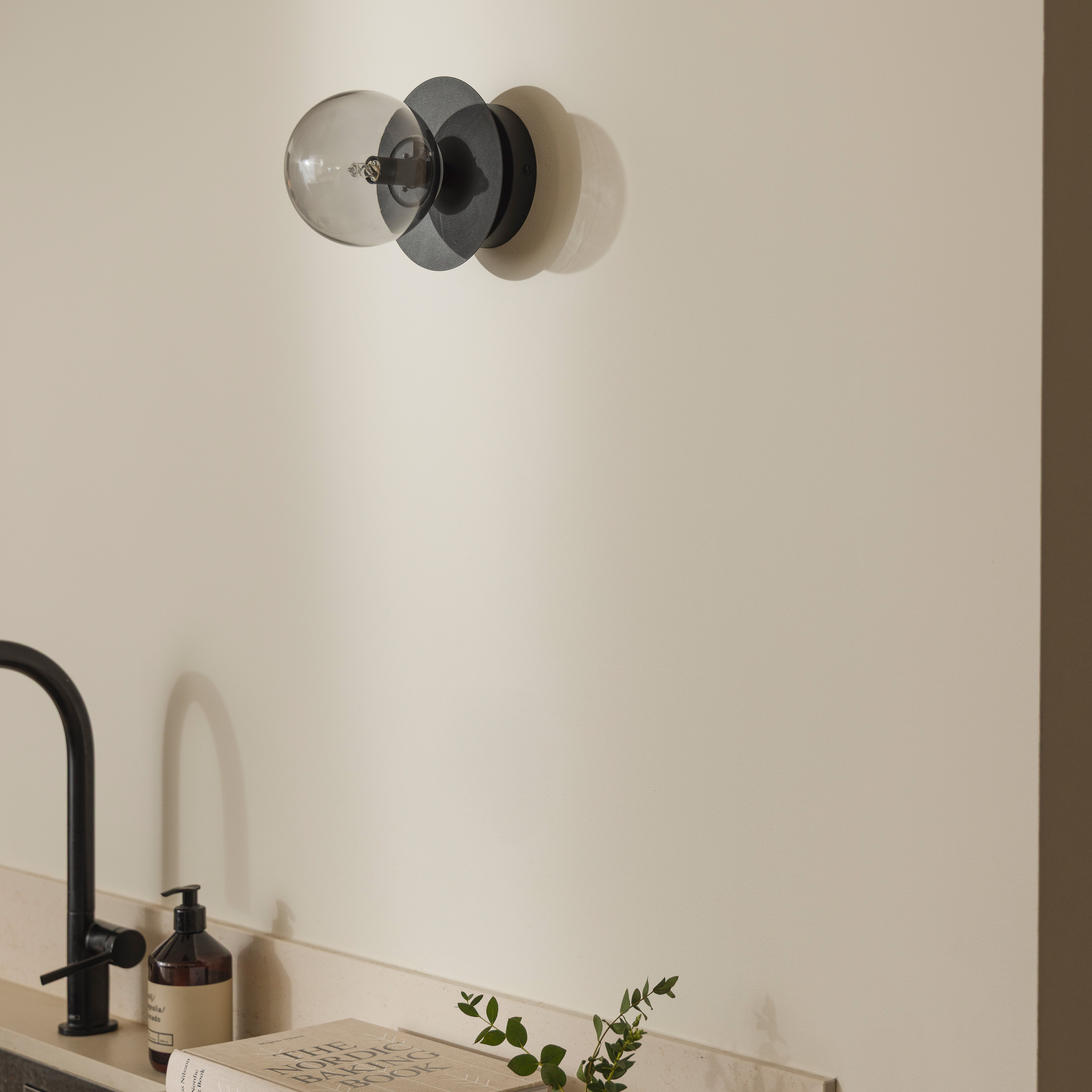 Globen Lighting Art Deco Vägglampa/Plafond Black/Smoke Ø16