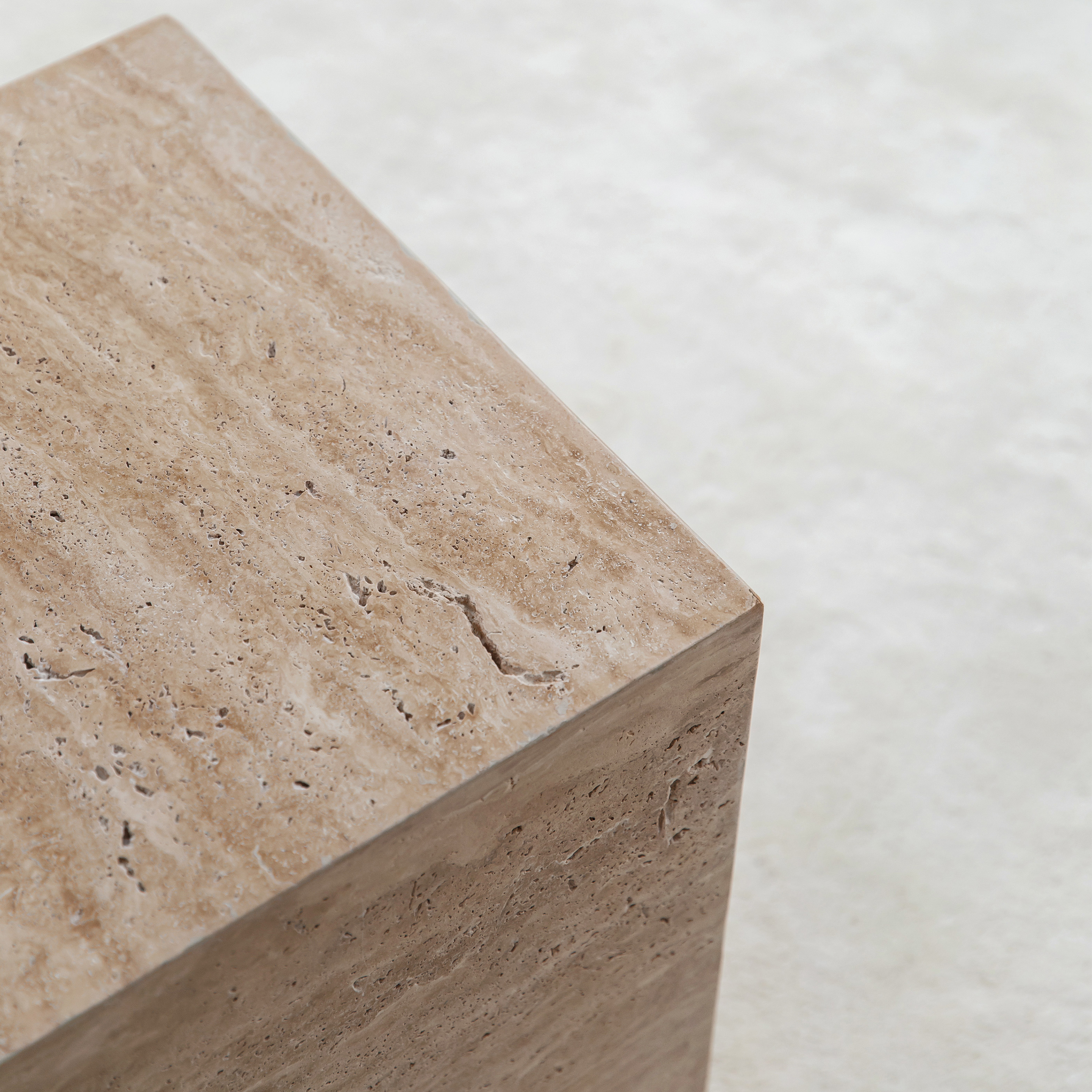 Sleepo Collection Tilly Sidobord Travertin 40cm