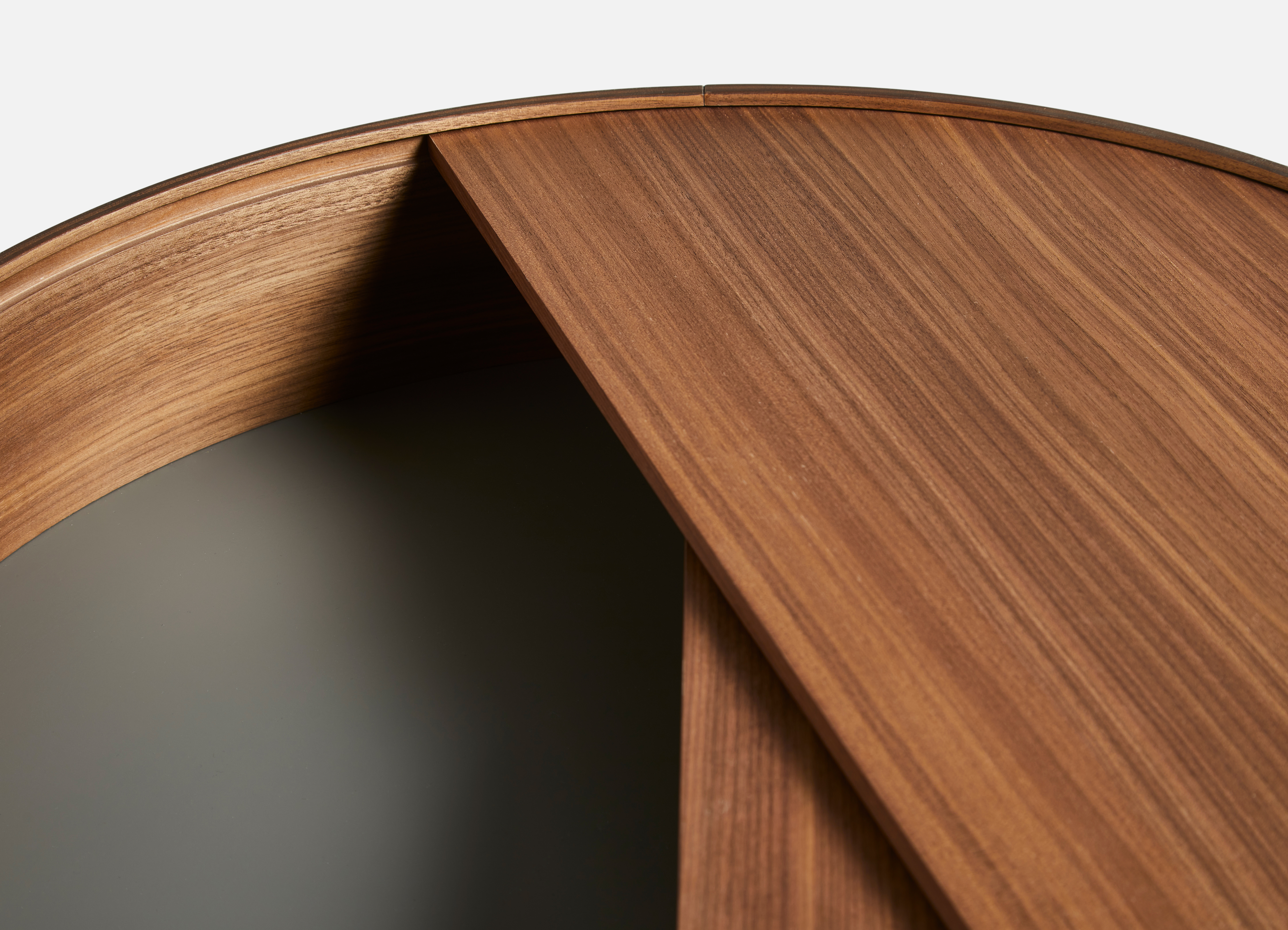 Woud Arc Soffbord Walnut Ø66