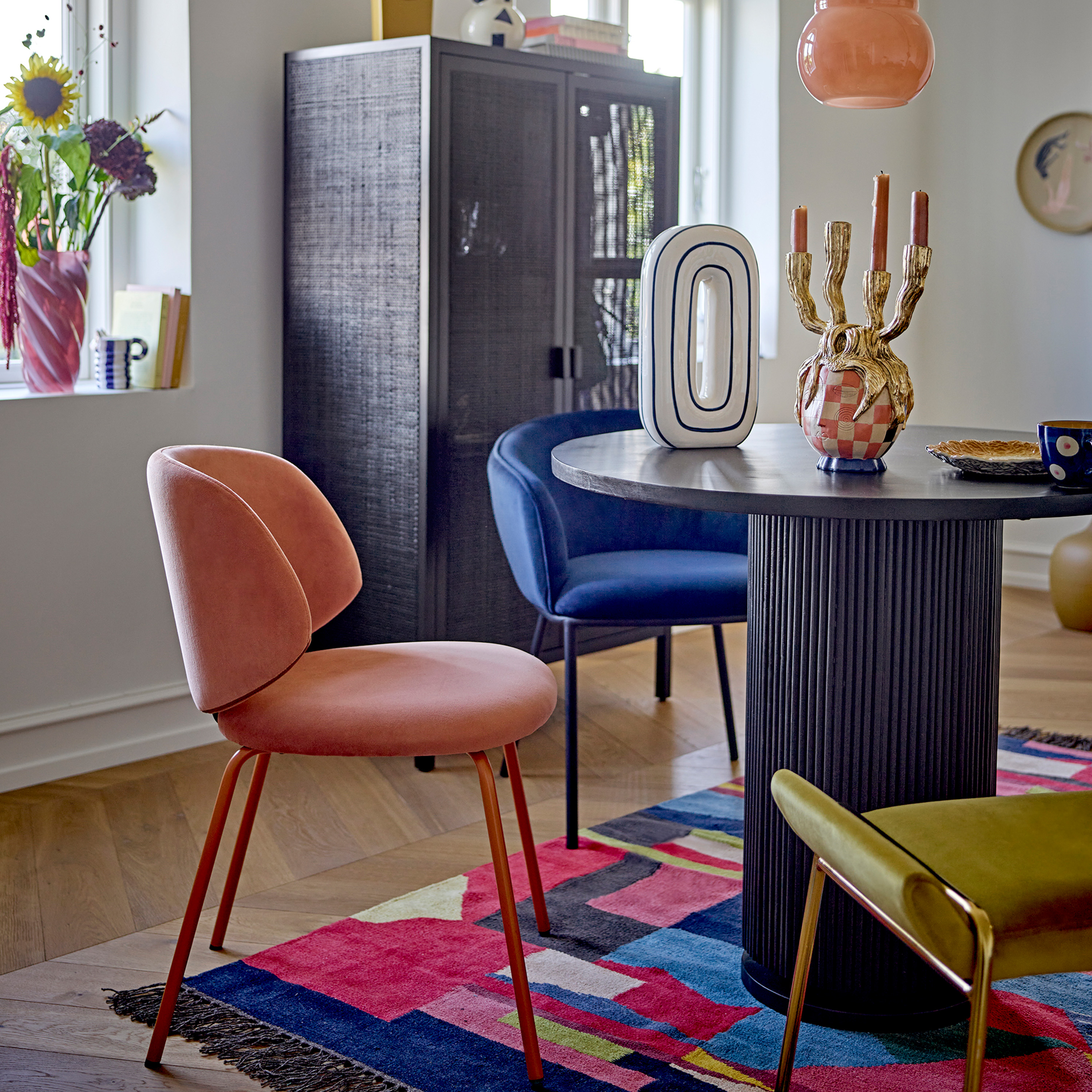 Bloomingville Porto Ruokapöytä Musta Ø90