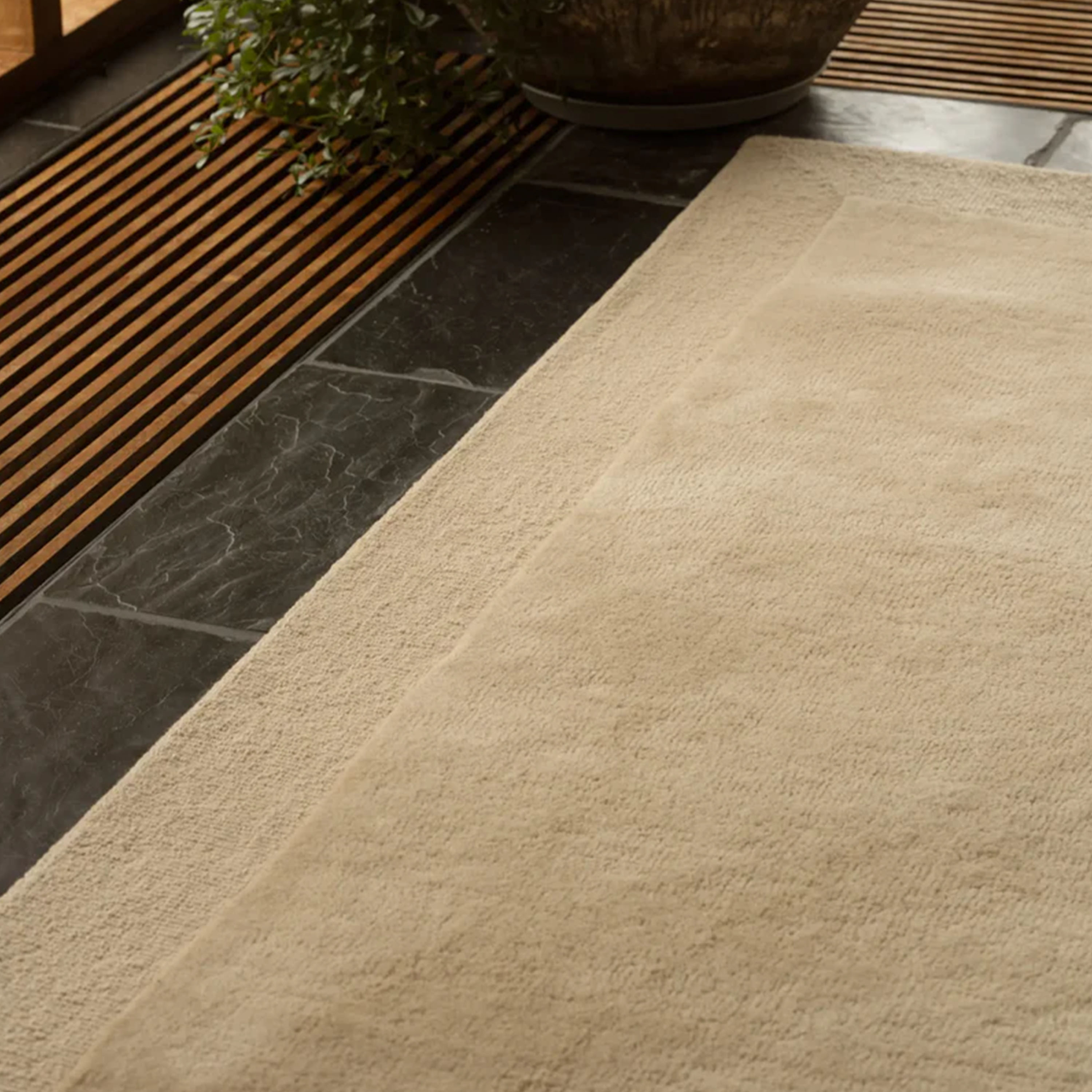 Tinted Louis Ullmatta Warm Beige 200x300