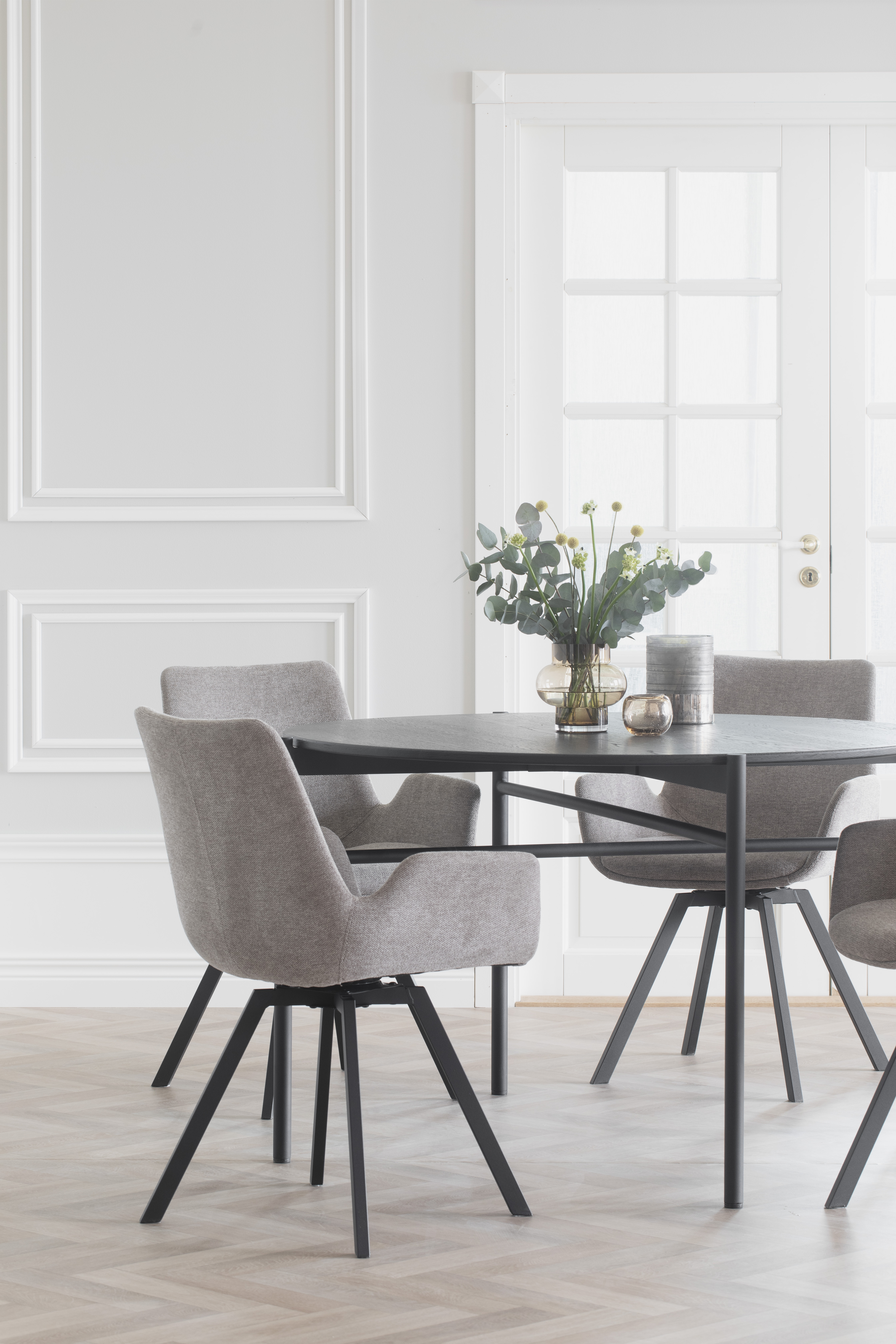 Rowico Home Norwell Karmstol Beige/Svart