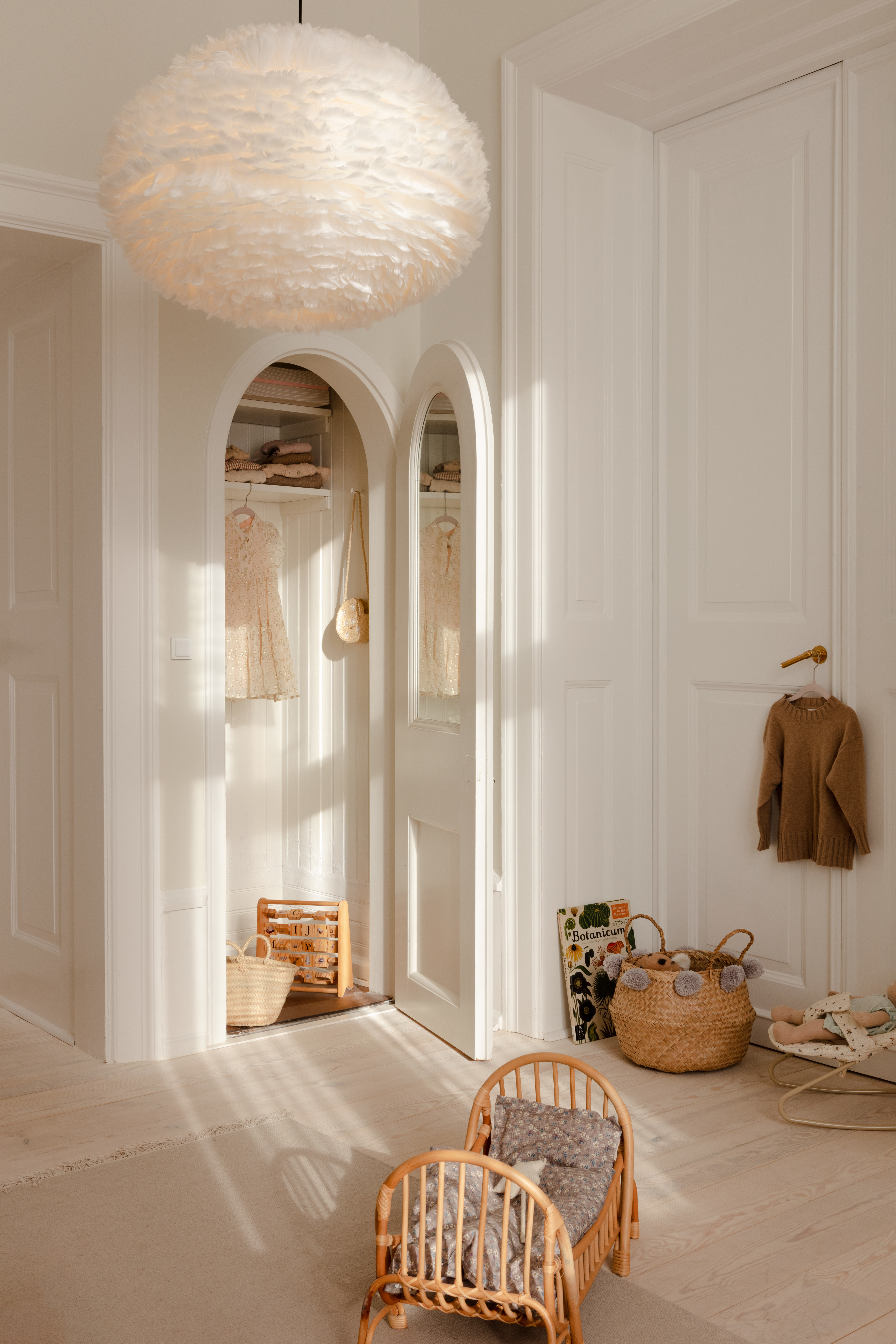 Umage Eos Fjäderlampa Vit XL