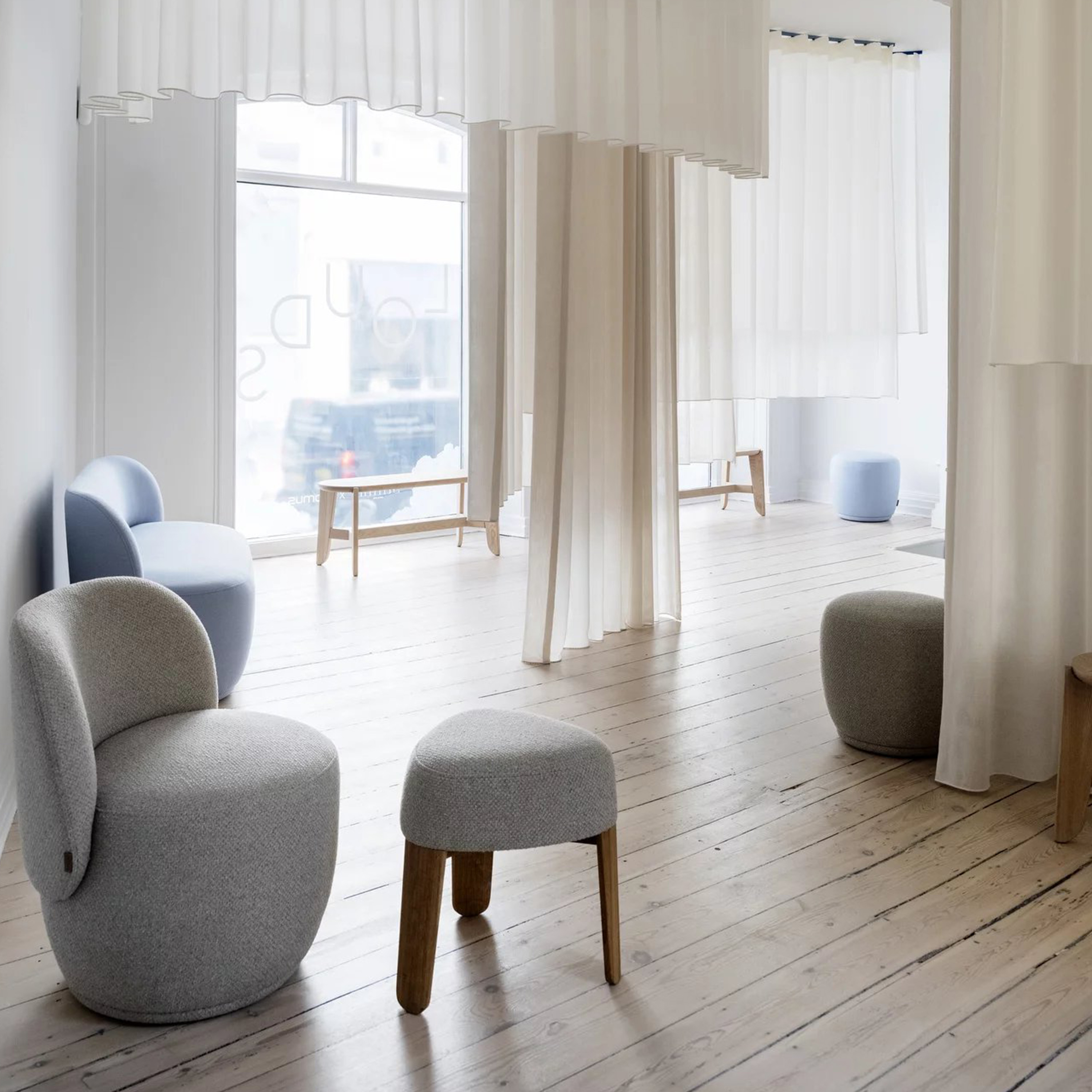 Blomus Kuon Rahituoli Socia Taupe Ø48