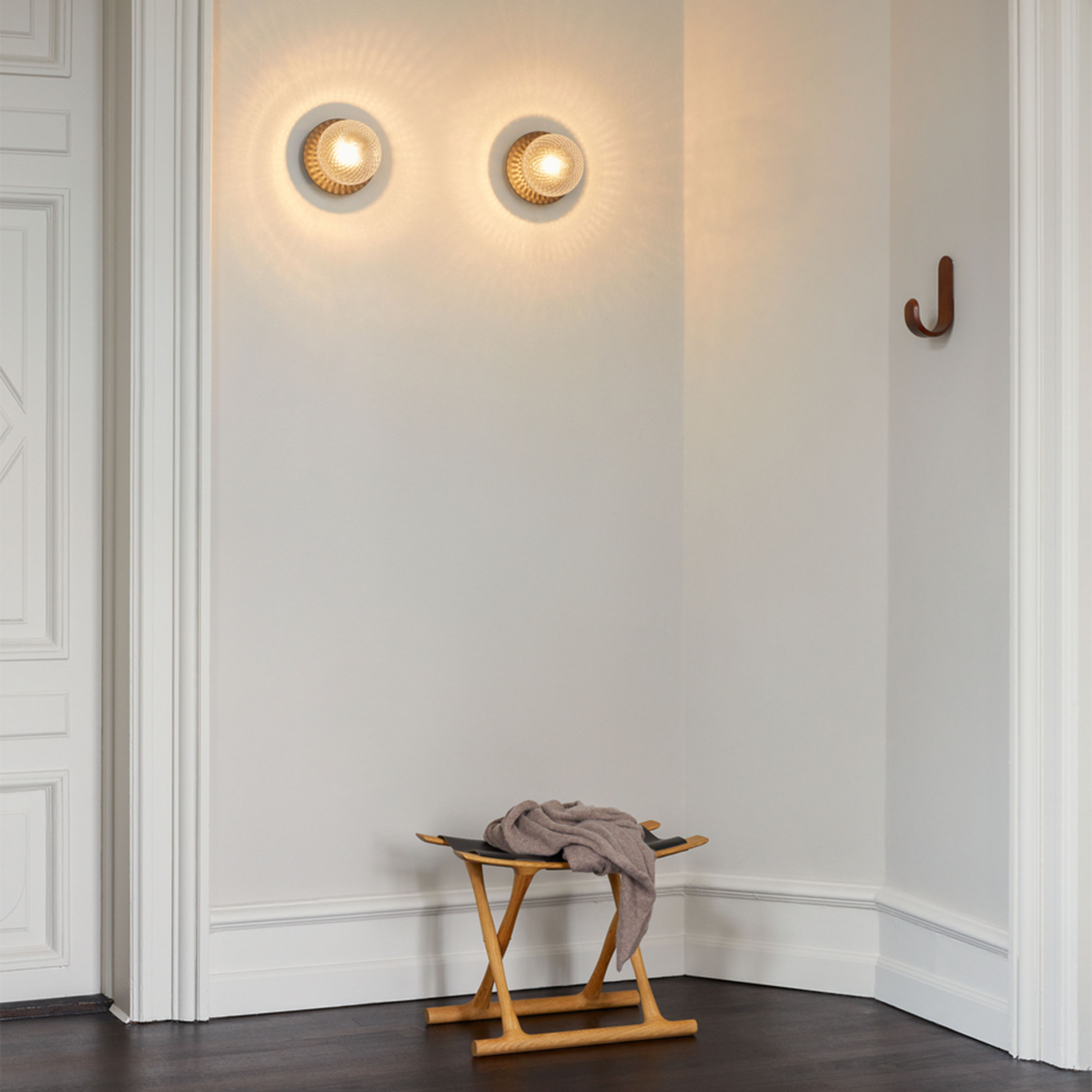 Nuura Liila 1 Vägg-/taklampa Dark Bronze/Optic Clear Medium