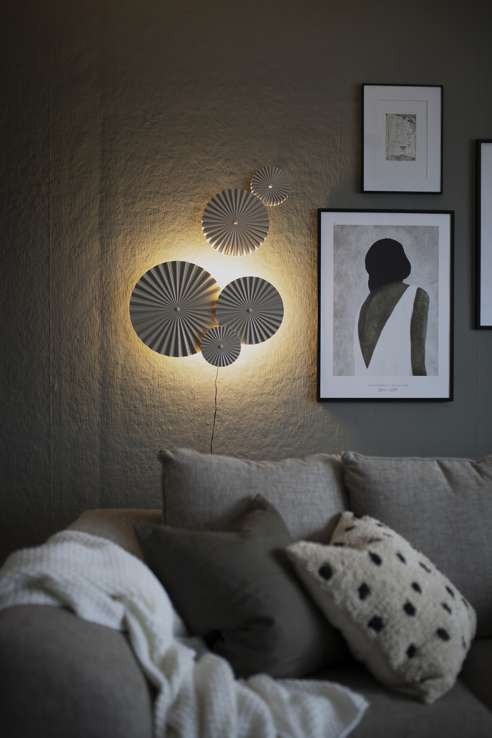 Globen Lighting Omega Wandleuchte Mud