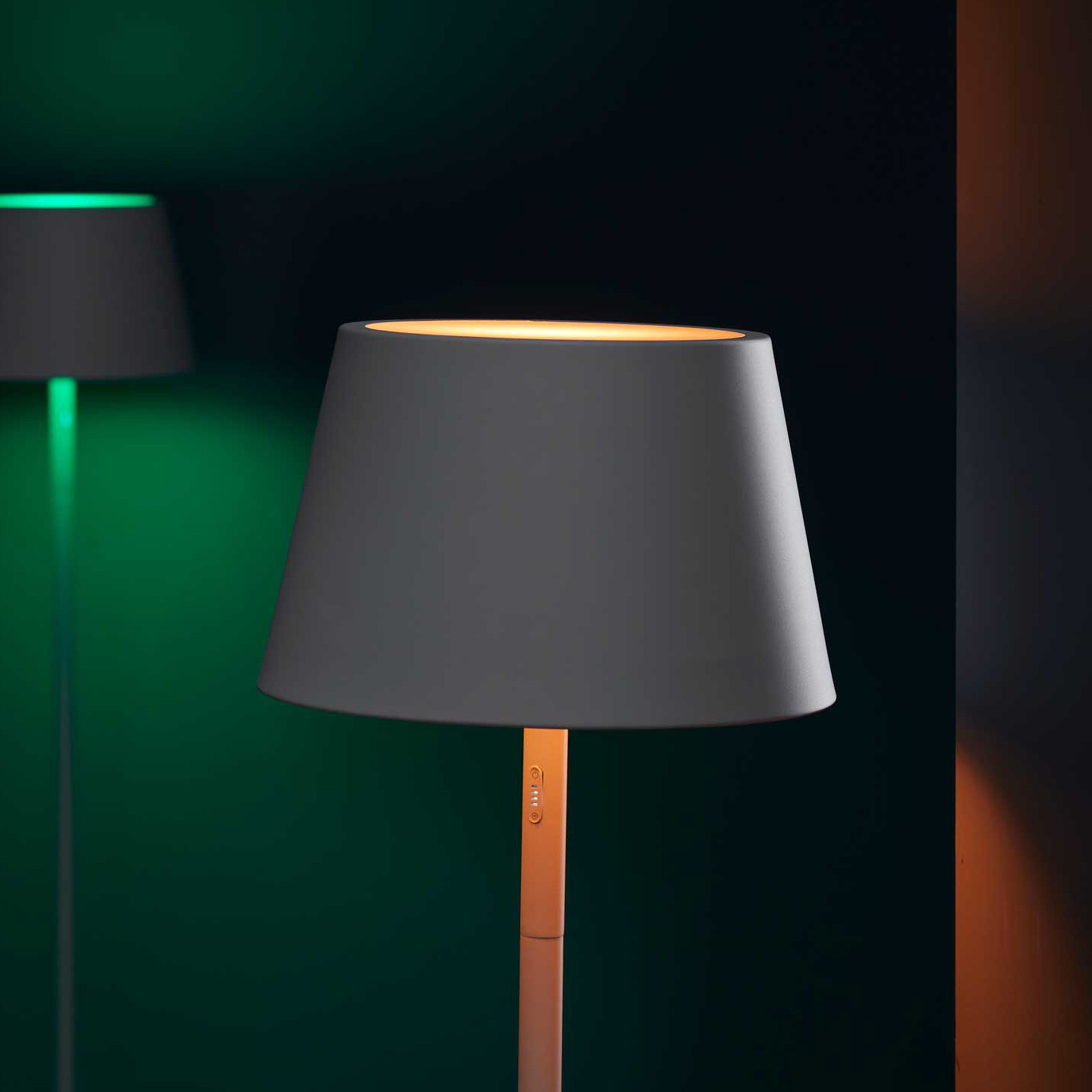 LOOM Design Modi  Portabel Golvlampa White