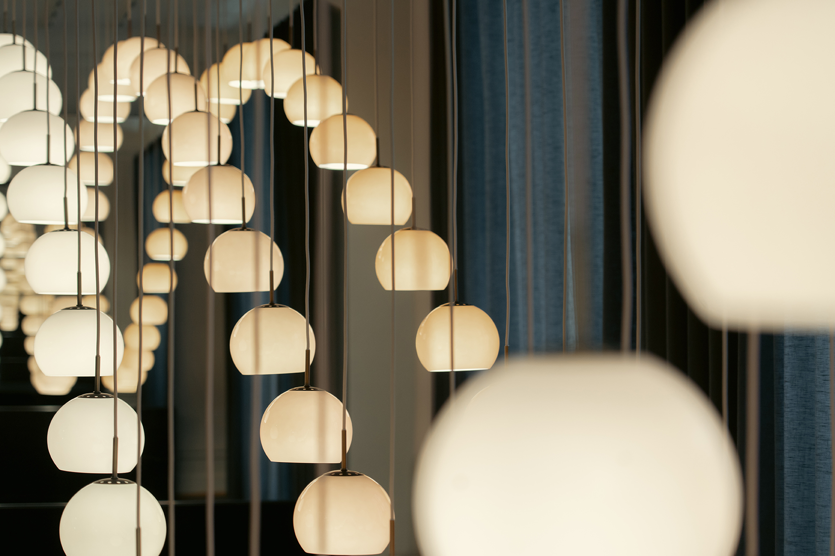 Frandsen Ball Glass Taklampe Opal Hvit Ø18