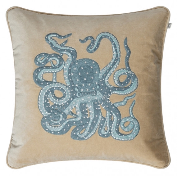 Chhatwal & Jonsson - Embroidered Octopus Kuddfodral Sammet Beige/Aqua 50x50