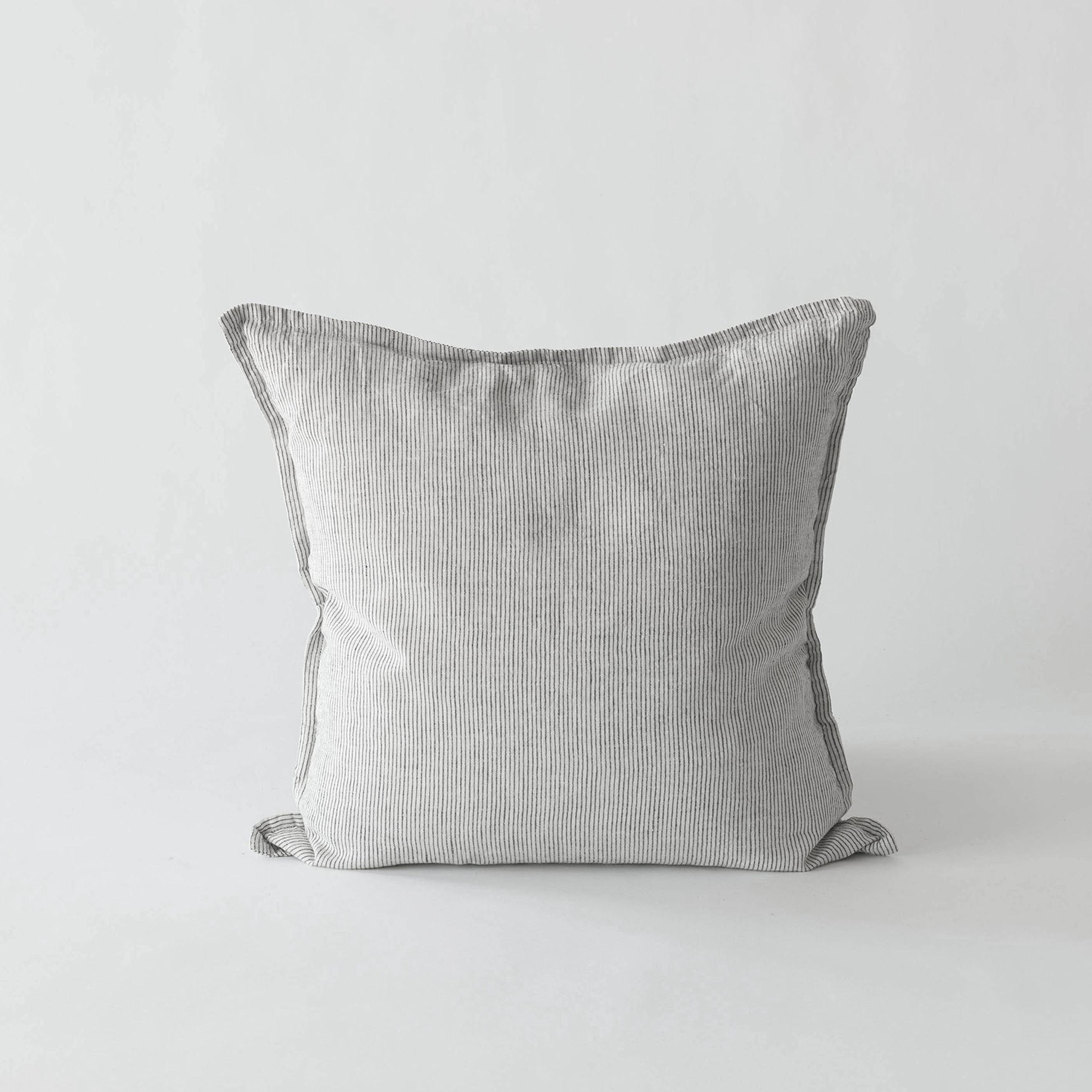 Tell me more Kuddfodral Linne Pinstripe 50x50