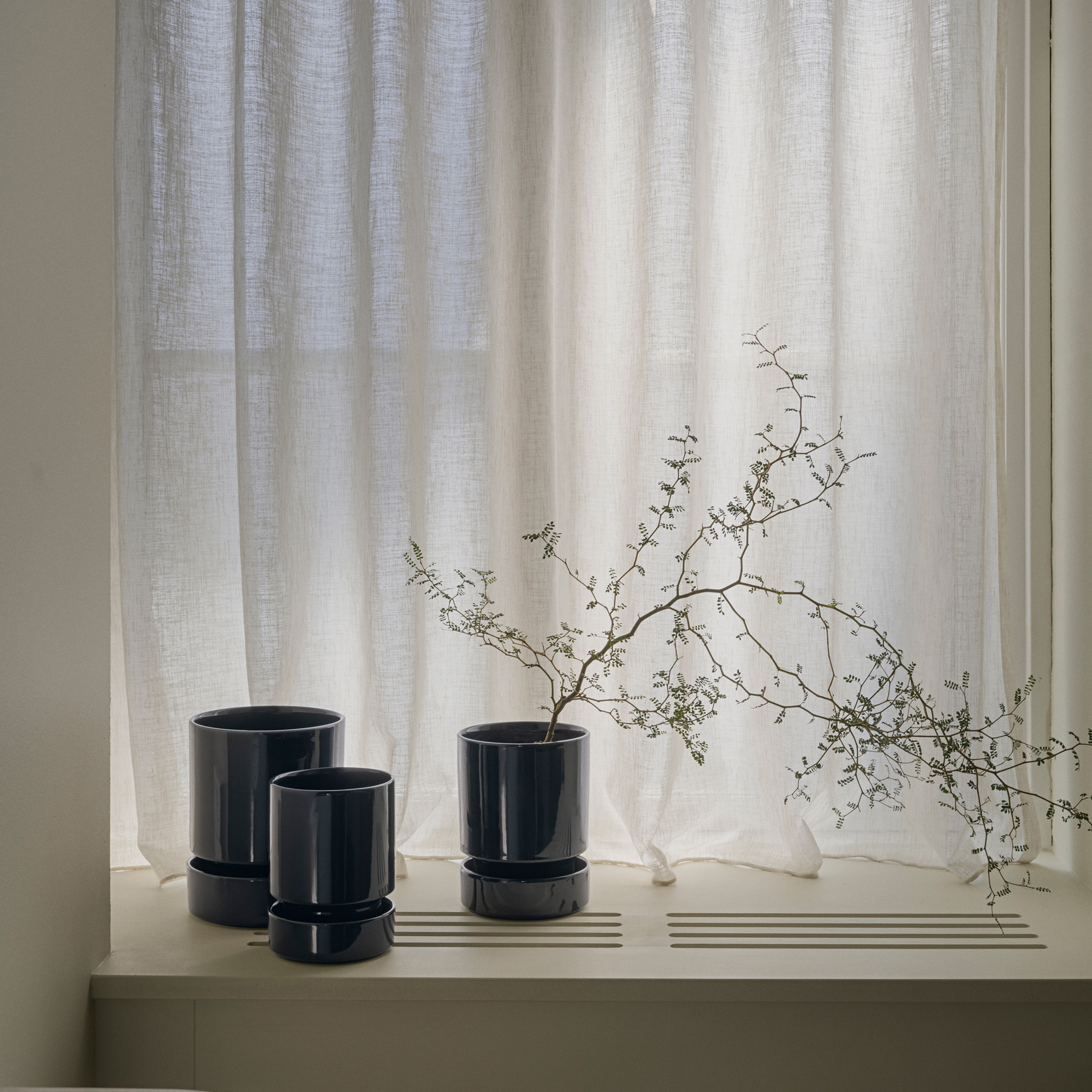 Bergs Potter Hoff Topf mit Untersetzer glasiert Sapphire Blue Ø16