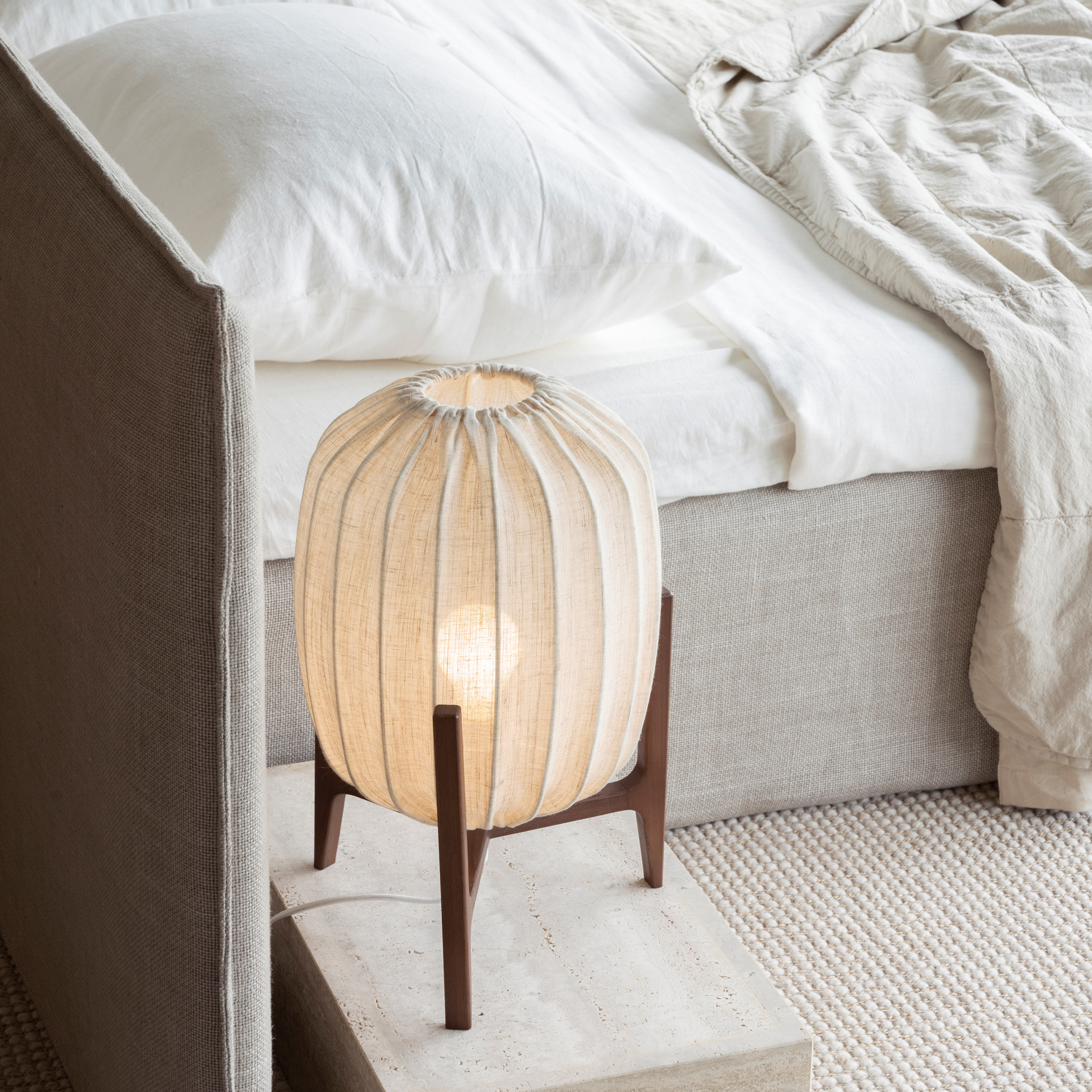 Watt &amp; Veke Prisma Bordlampe Dark Ash/Natural 41cm