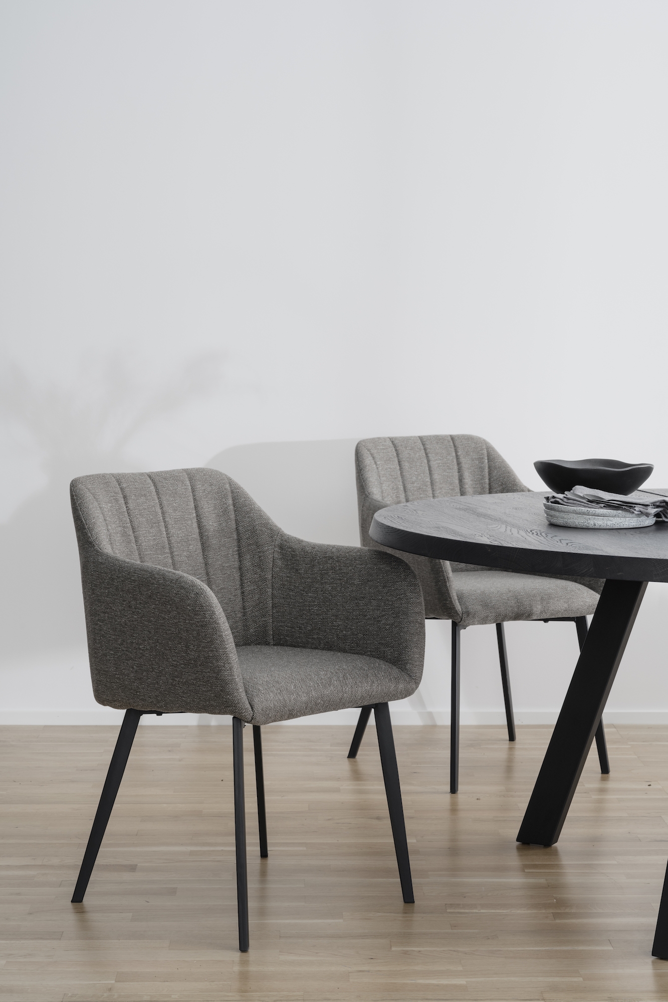 Rowico Home Bolton Karmstol Grå