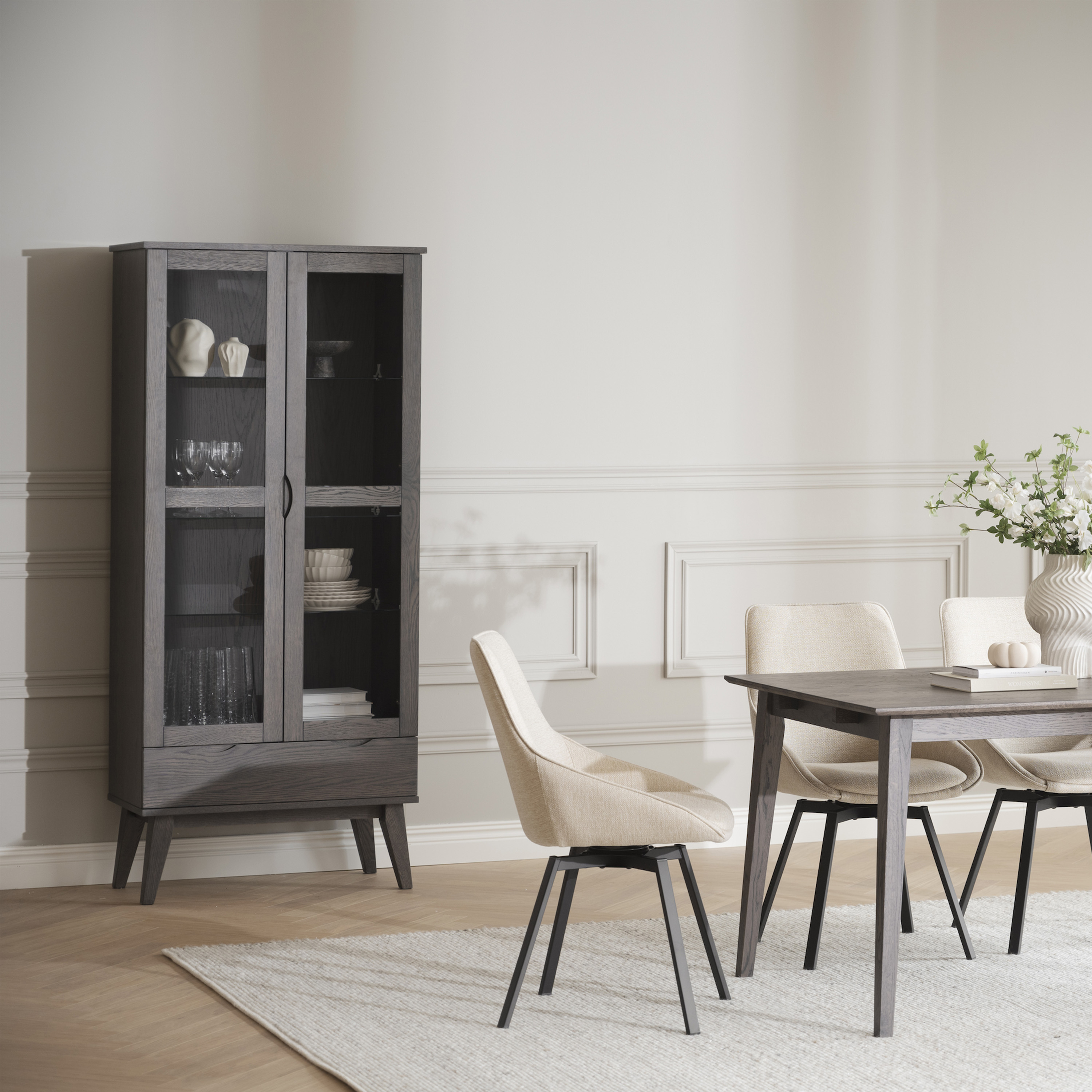 Rowico Home Filippa Vitrine Schrank Dunkelbraun 185cm