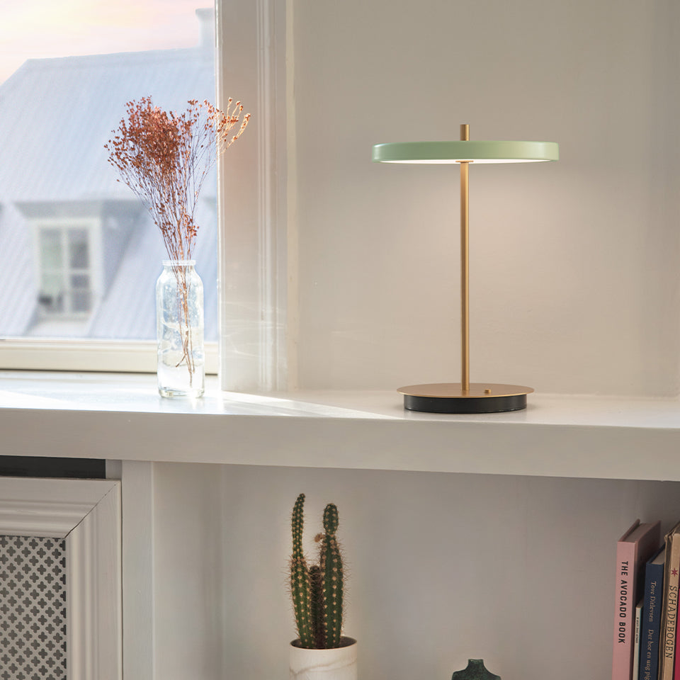 Umage Asteria Move Bærbar Bordlampe Nuance Olive