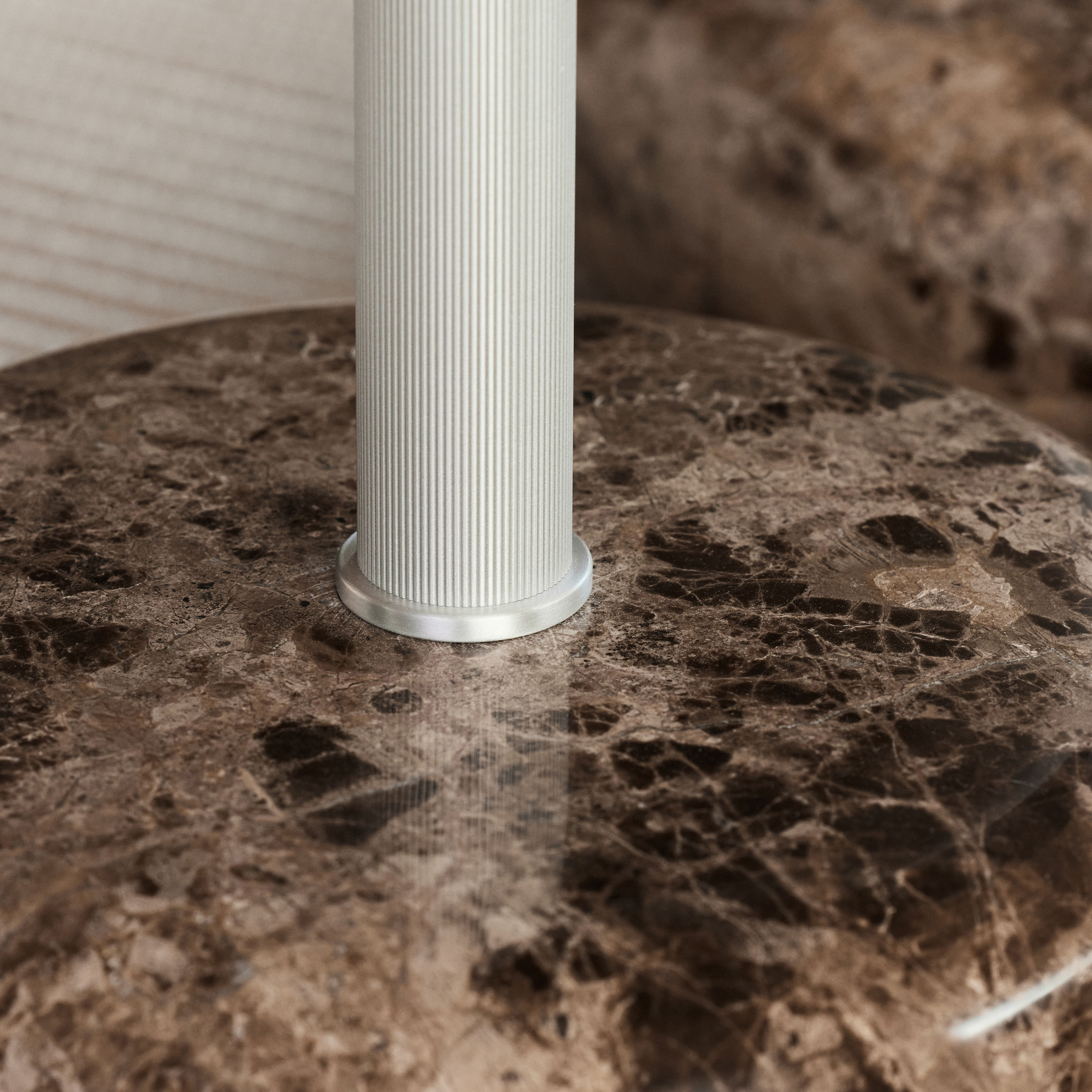 Northern Ton side Sidobord Brown Marble/Aluminium Large