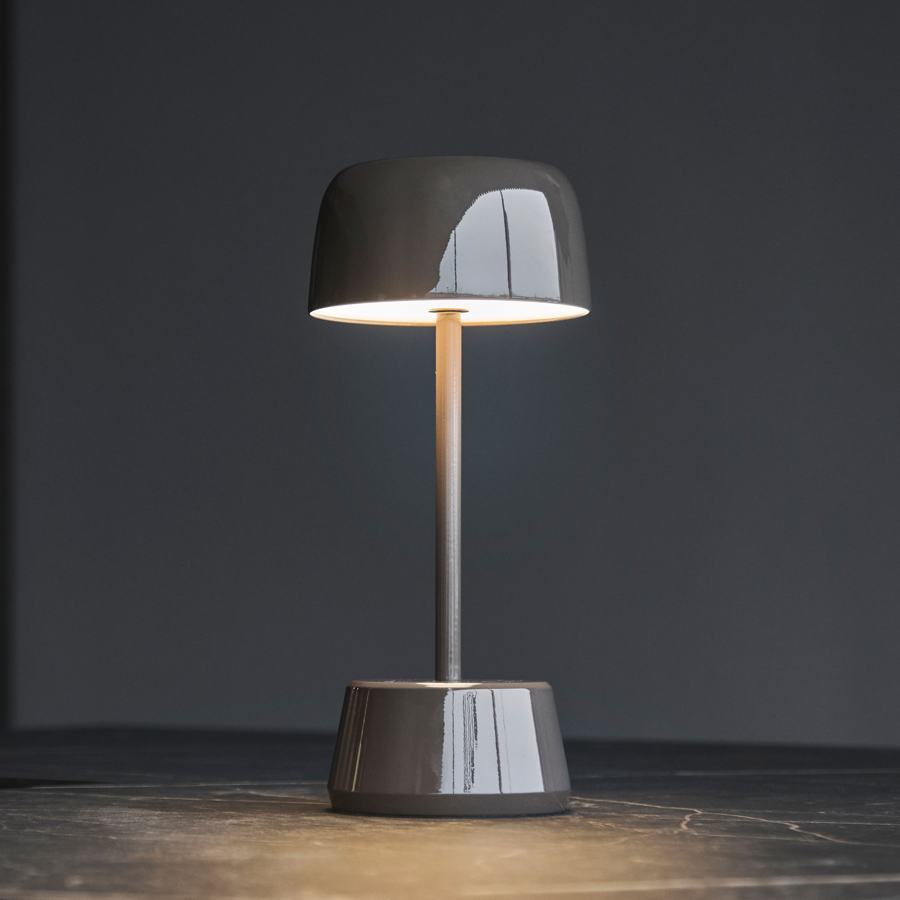 LOOM Design Dexter Portabel Bordslampa Smoked Brownie 30cm