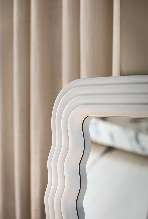 Sleepo Collection Wave Spegel Matt Vit 80x50