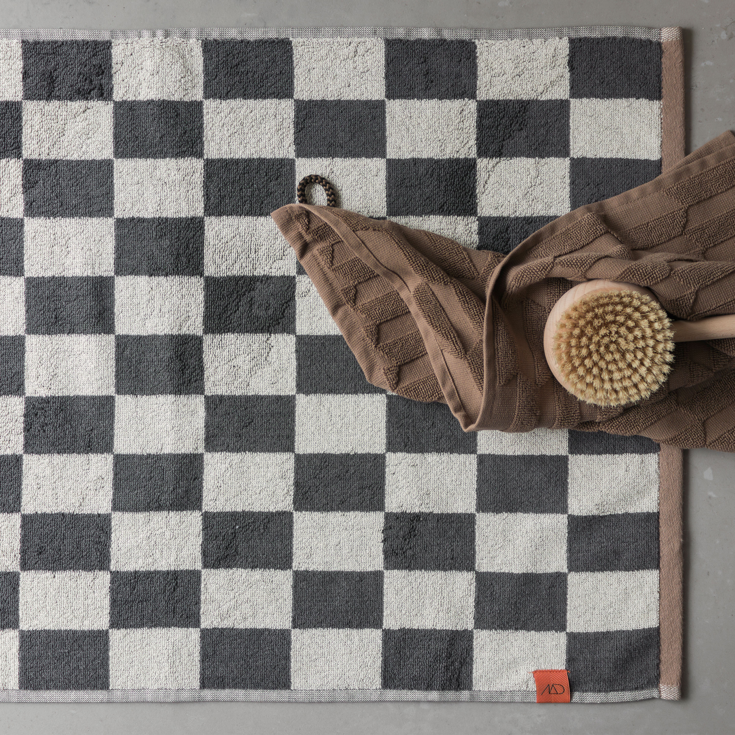 Mette Ditmer Retro Badematte Dunkelgrau 50x80