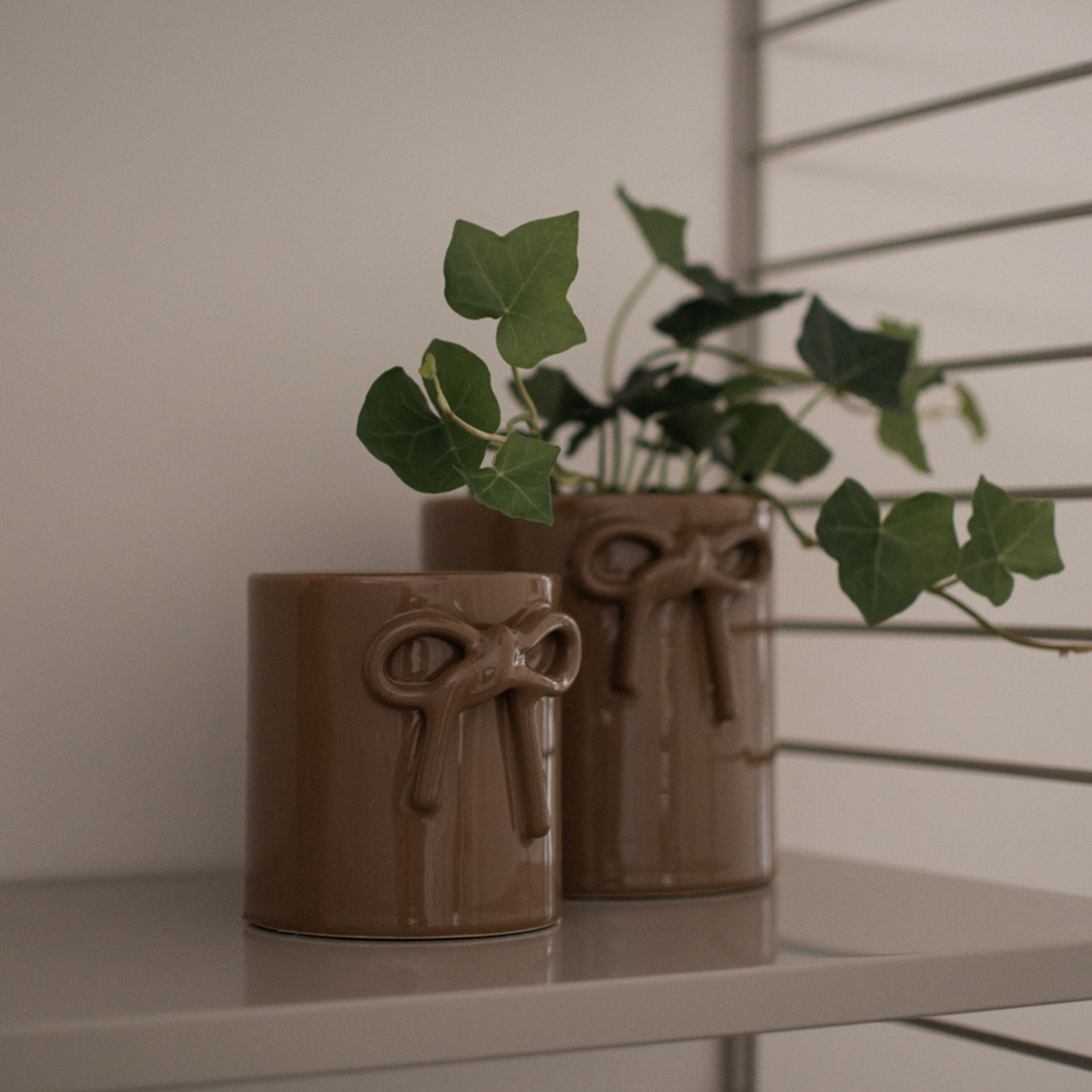 DBKD Bow Maljakko Shiny Nougat Large