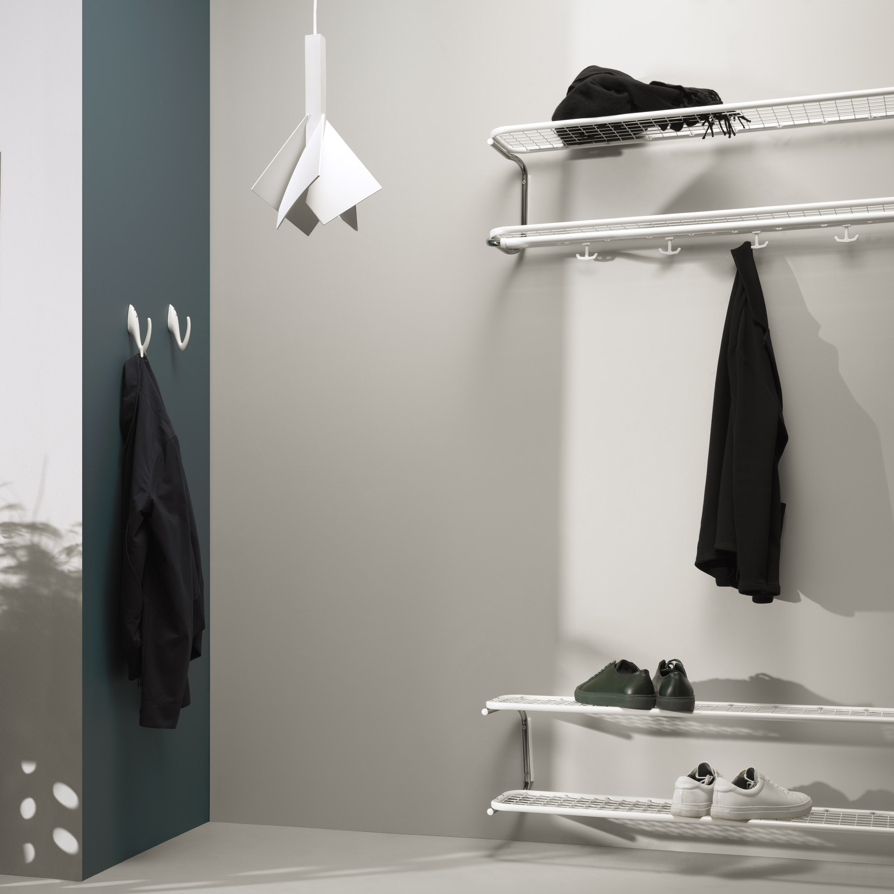 Essem Design Klassinen hattuhylly valkoinen 100cm