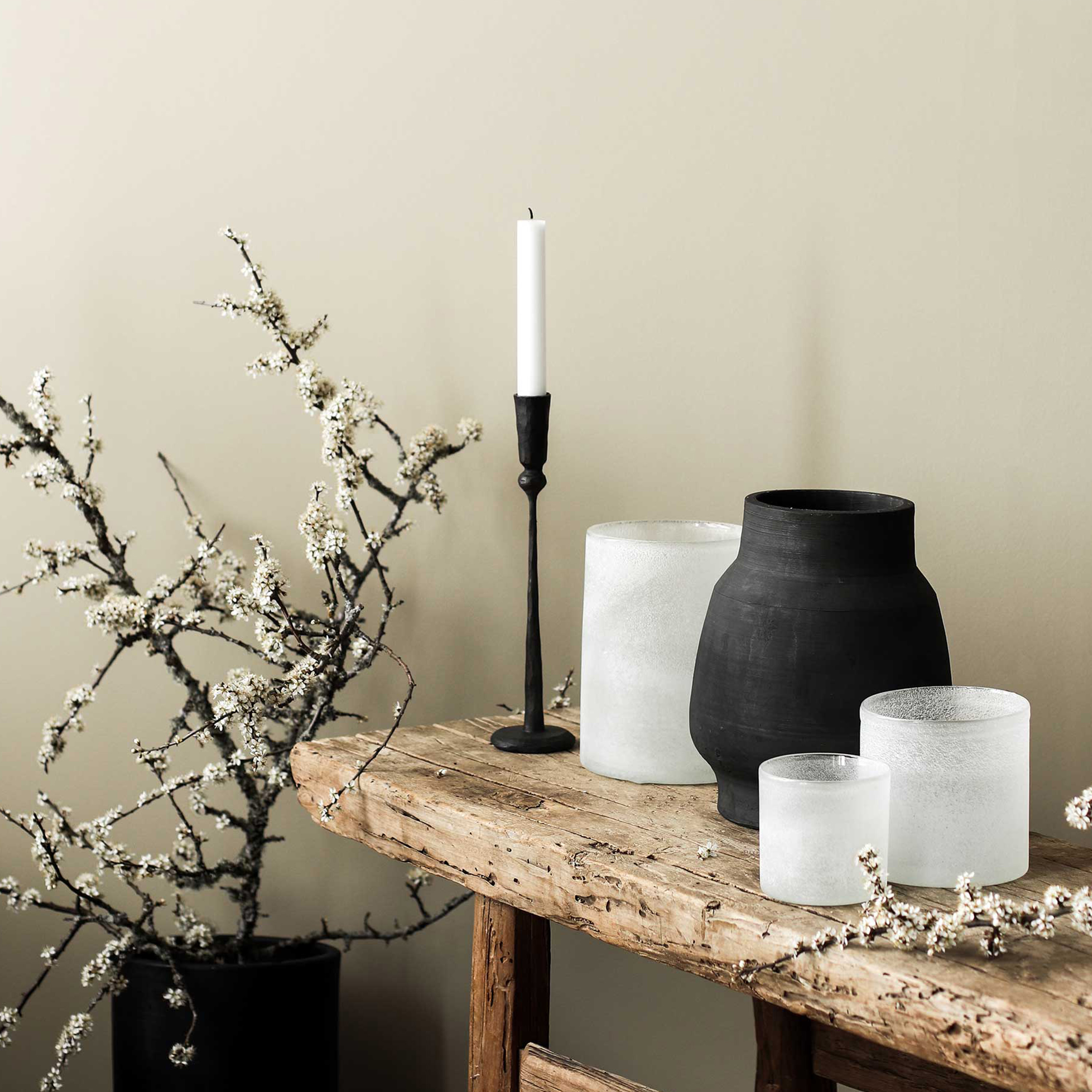 Tell me more Frost Ljuslykta White L