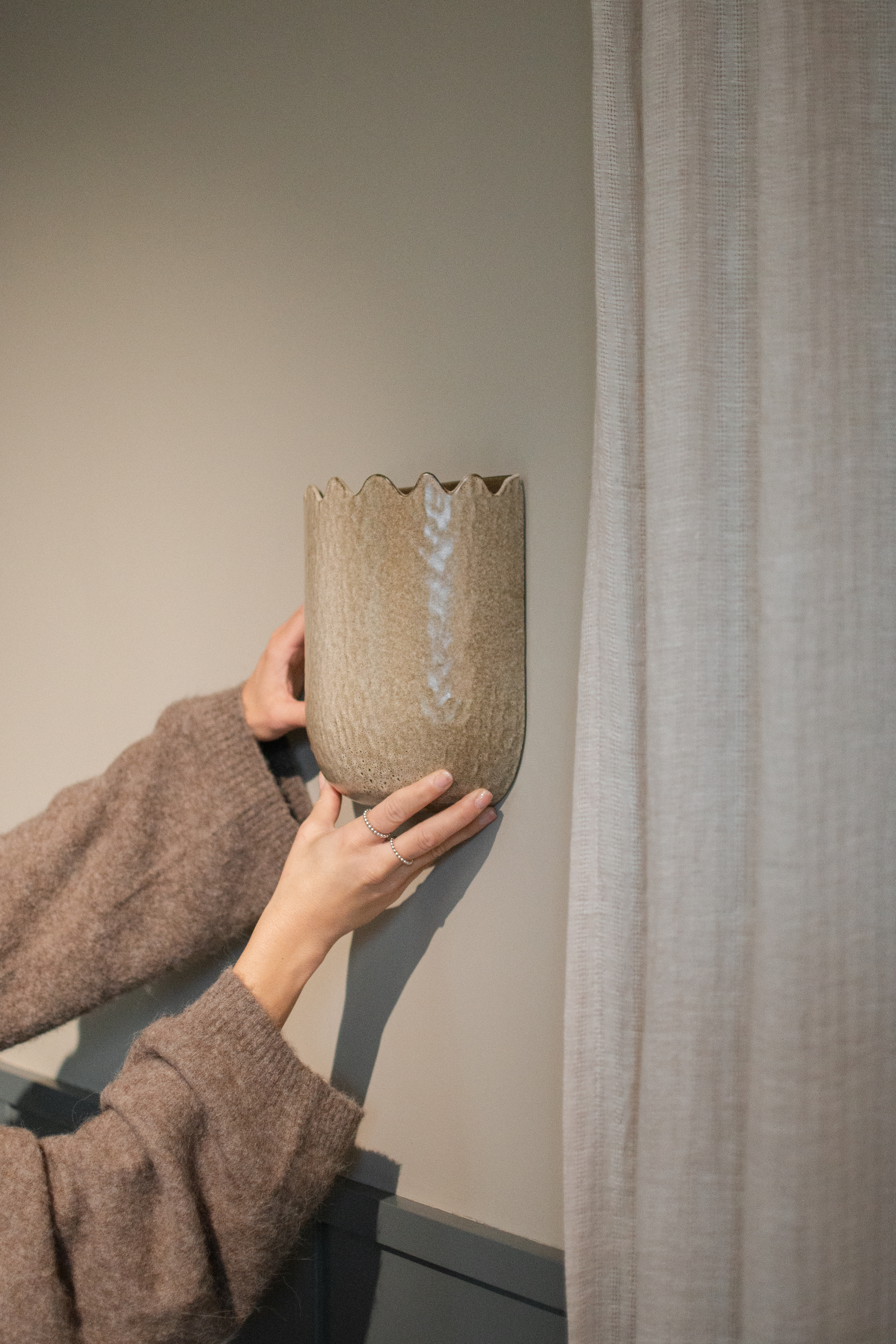 DBKD Flowery Vaaleanbeige seinäruukku pieni