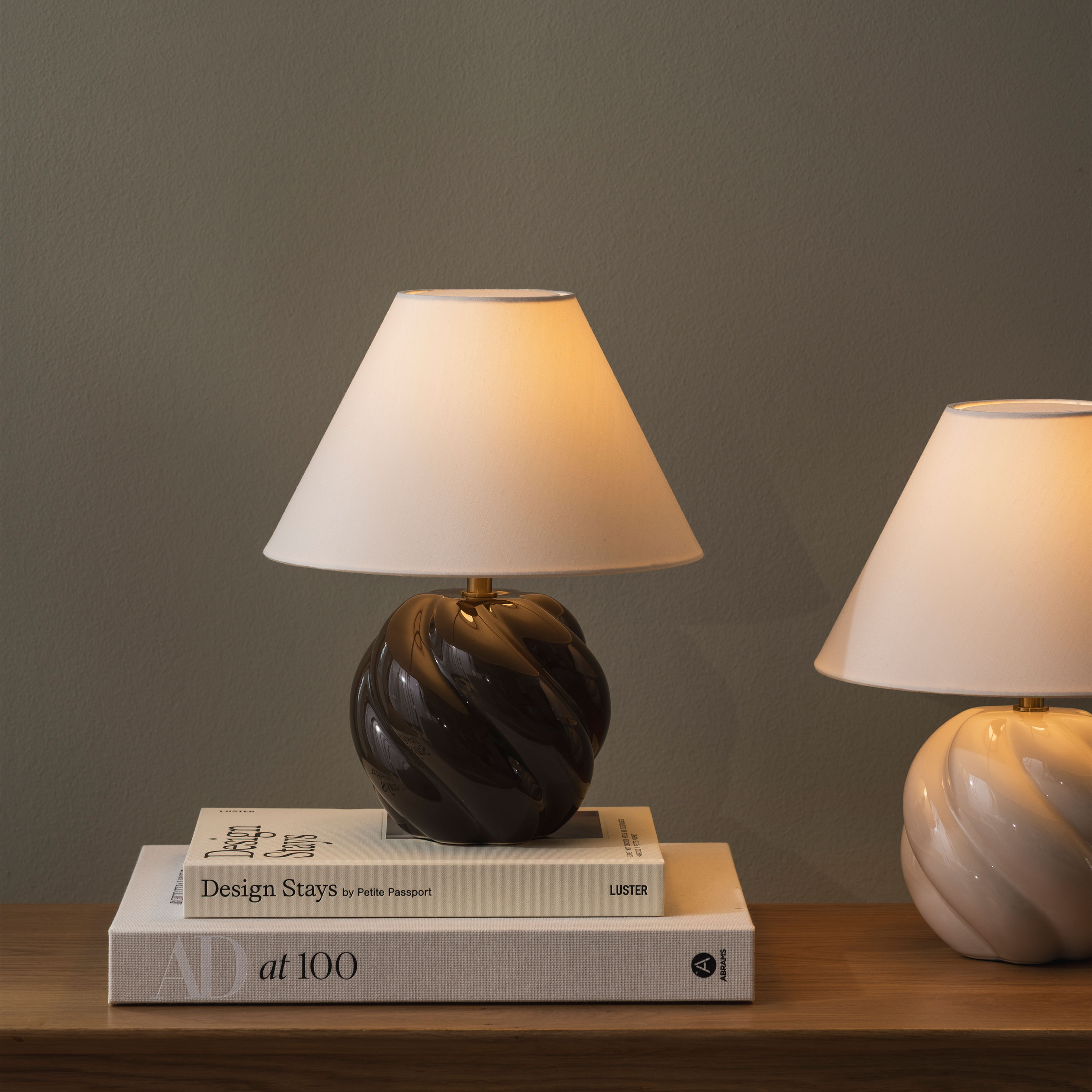 Globen Lighting Dahlia Bordlampe Mocha 24cm