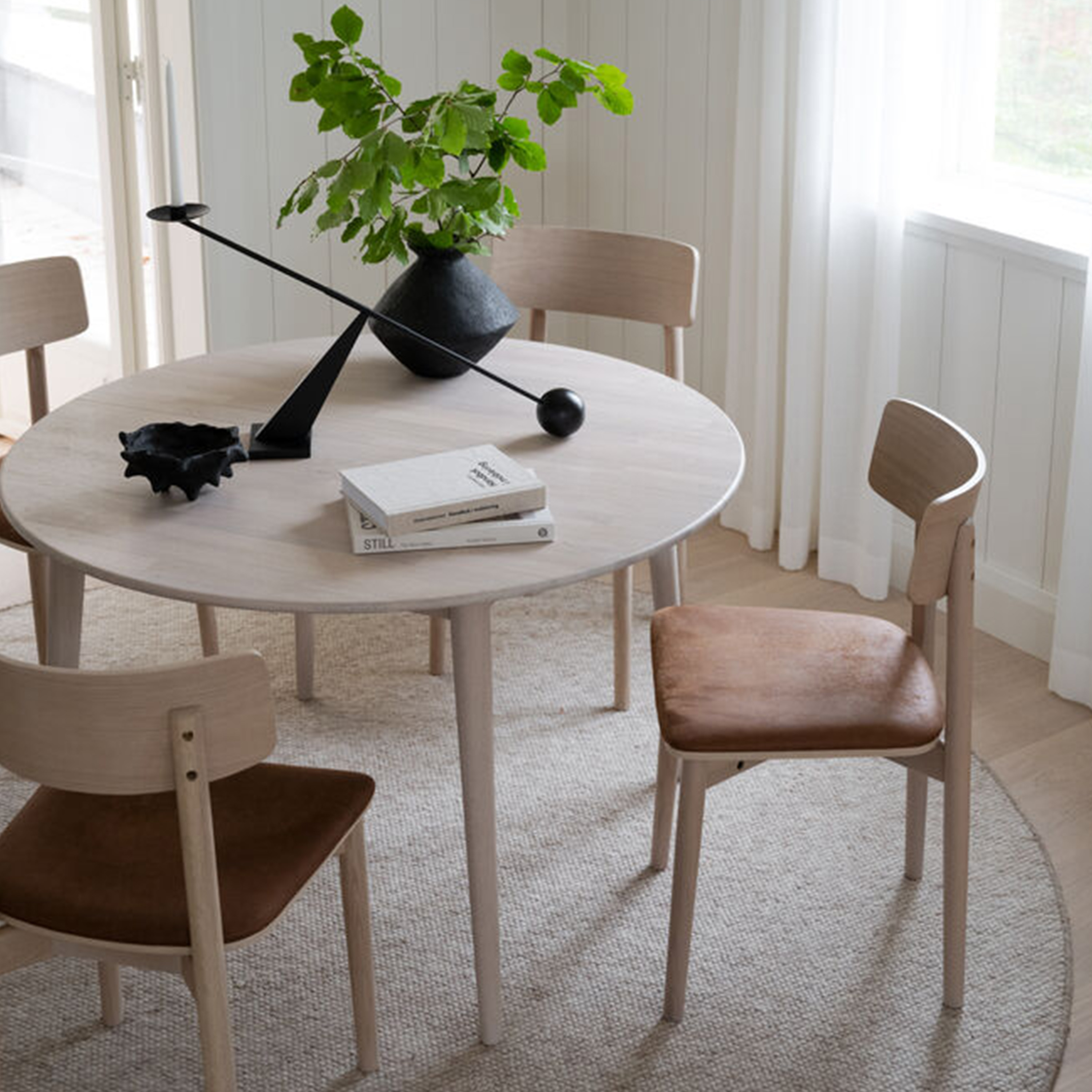 Rowico Home Tyler Esstisch Weiß pigmentierte Eiche Ø120